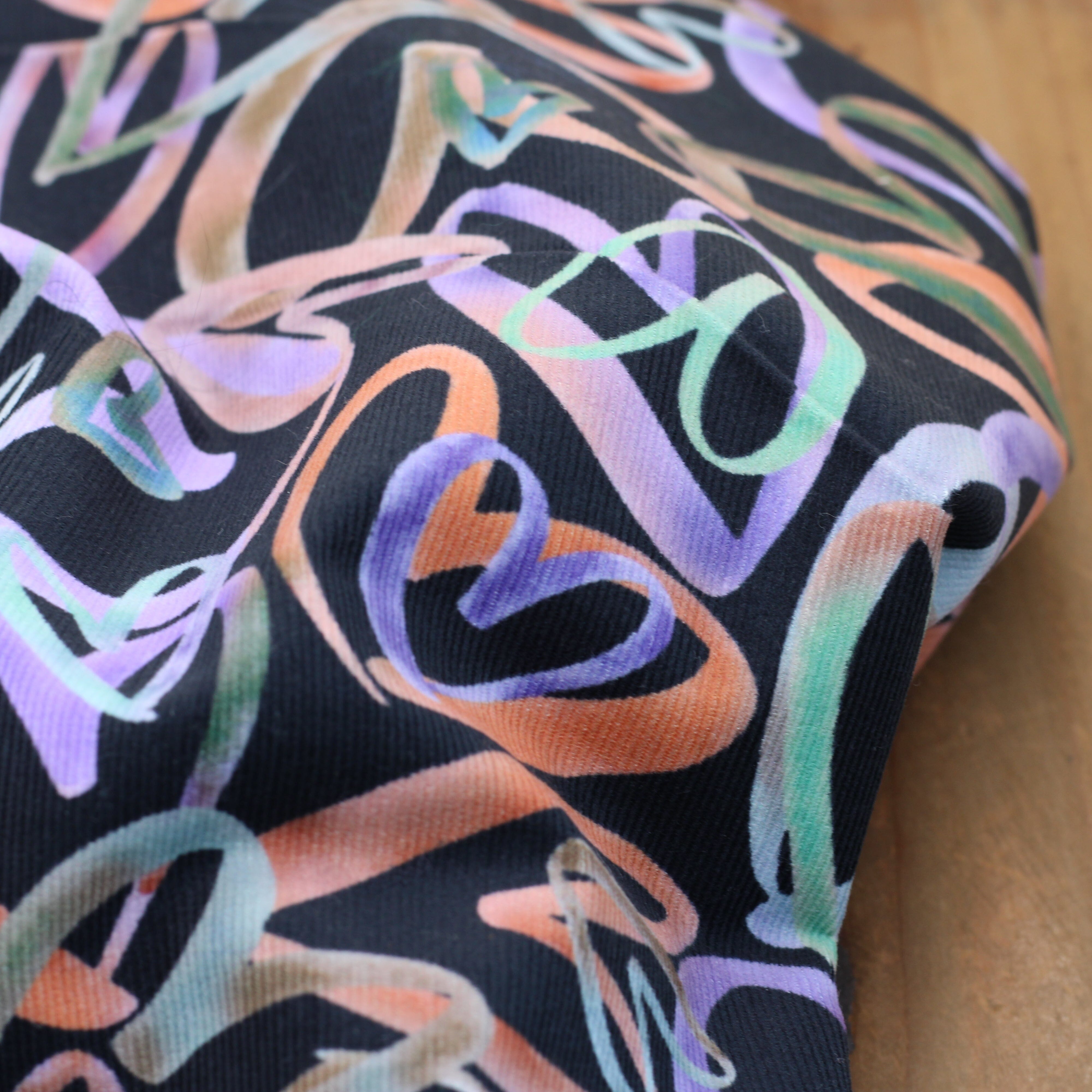 Tissu Velours milleraies HEARTS COEURS - Noir (Vendu x10cm) Tissus POPPY Design For You | Gaspard et Léonie Tissus en ligne et Mercerie à Toulouse