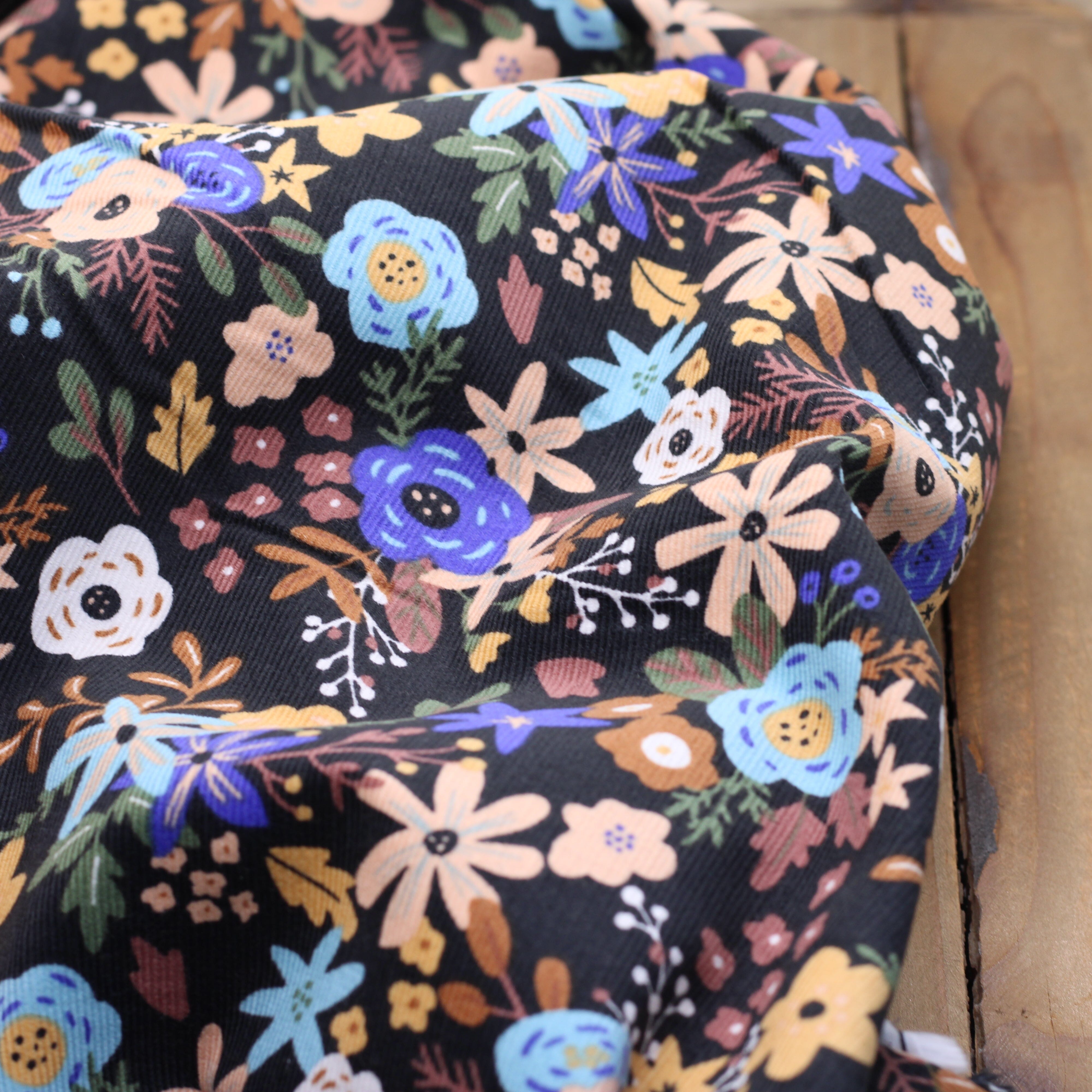 Tissu Velours milleraies - OLGA - Noir (vendu x10cm) Tissus DOMOTEX | Gaspard et Léonie Tissus en ligne et Mercerie à Toulouse