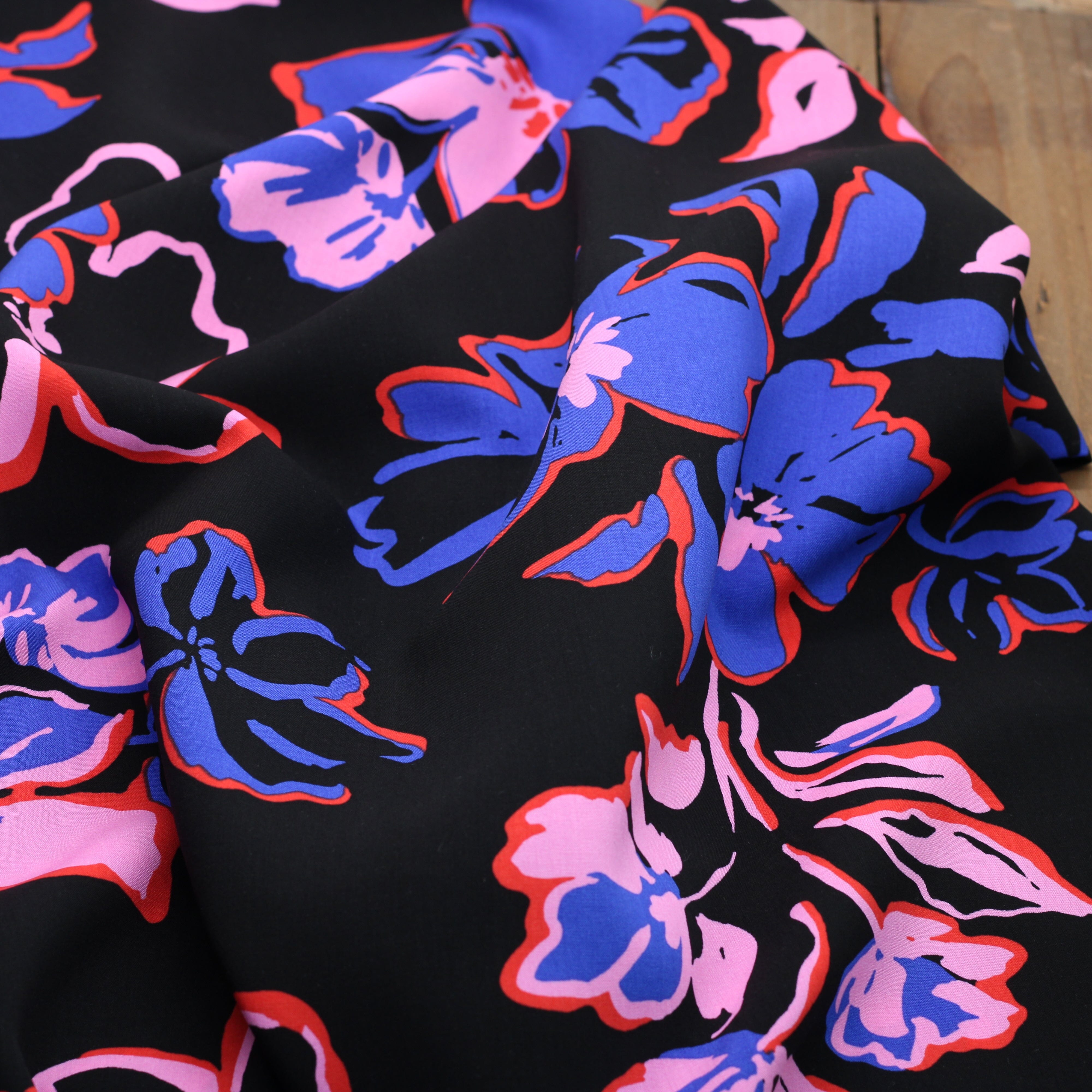 Tissu Viscose -AMBROSIA - Noir (vendu x10cm) Tissus Sélection Gaspard & Léonie | Gaspard et Léonie Tissus en ligne et Mercerie à Toulouse