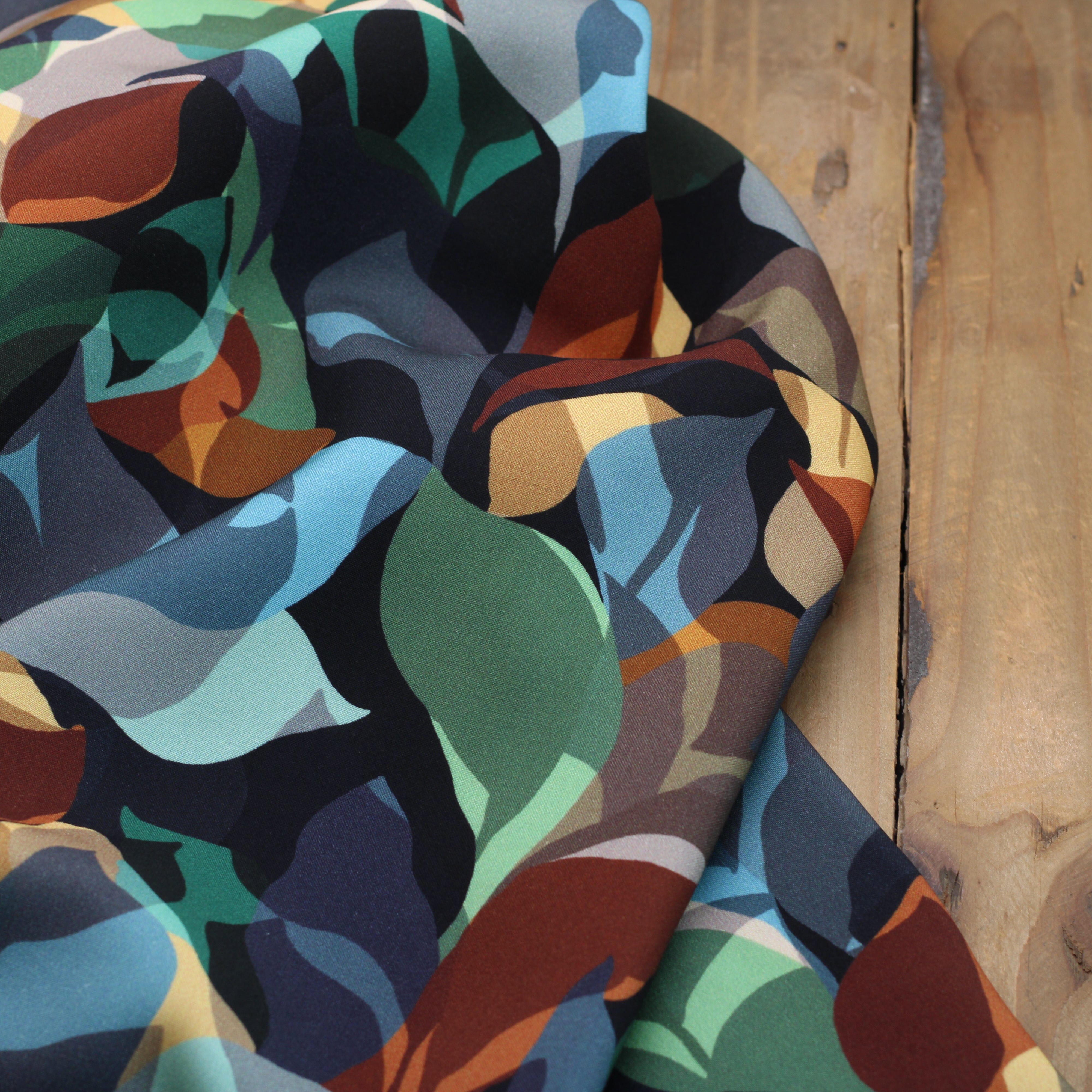 Tissu Viscose - ANTHEA- Noir/vert (Vendu par 10cm) Tissus Sélection Gaspard & Léonie | Gaspard et Léonie Tissus en ligne et Mercerie à Toulouse