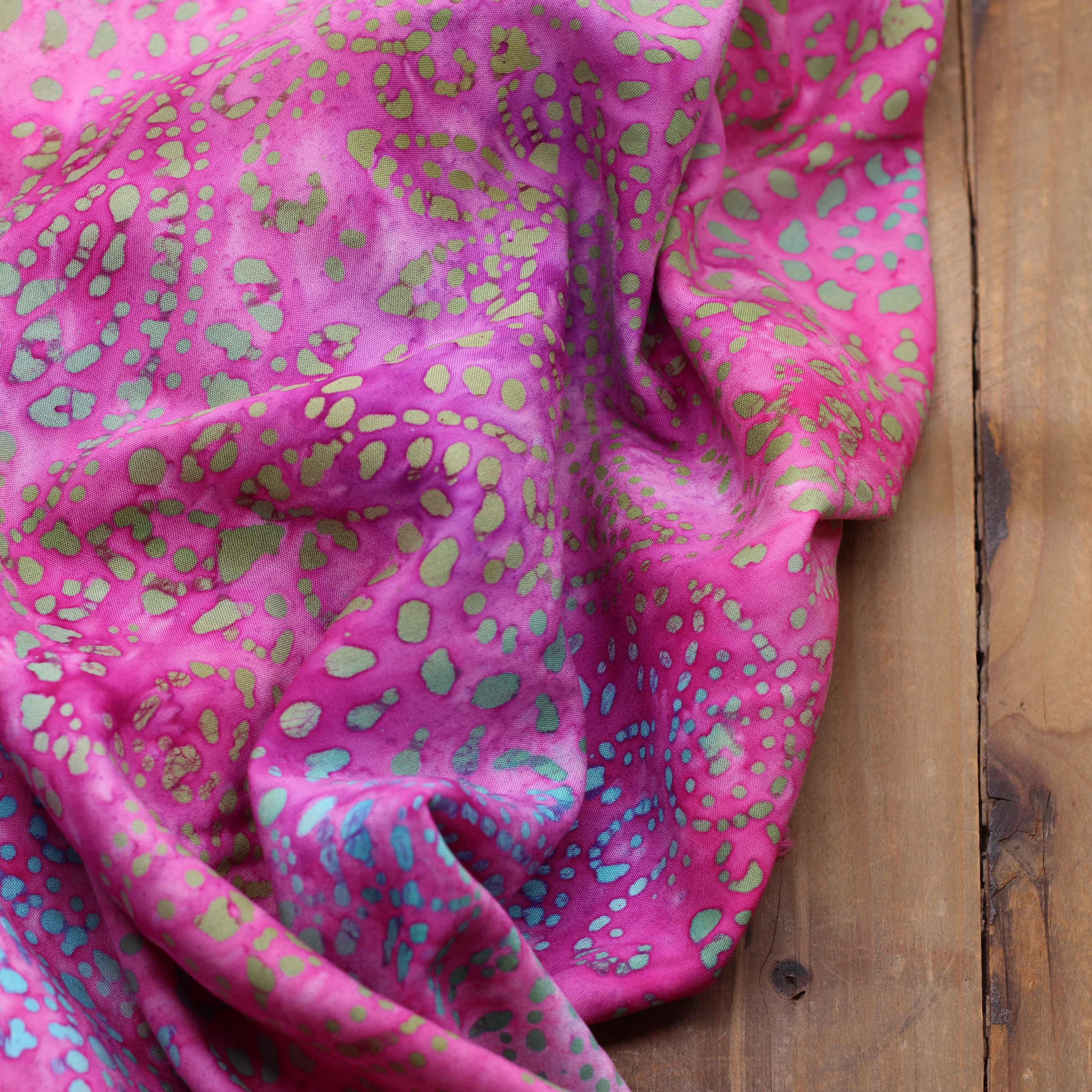 Tissu Viscose Batik #11 - Rose (Vendu x10cm) Tissus Sélection Gaspard & Léonie | Gaspard et Léonie Tissus en ligne et Mercerie à Toulouse