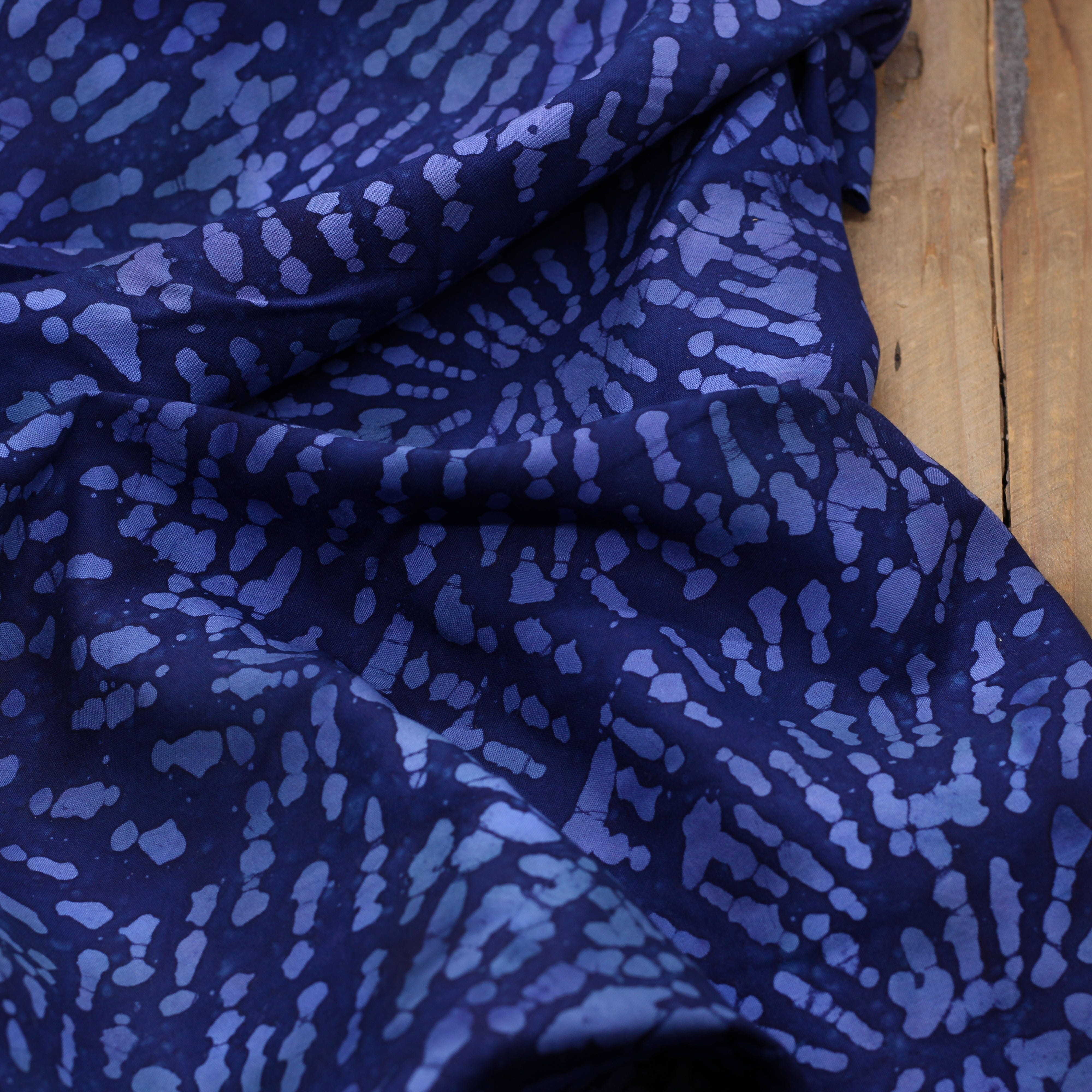 Tissu Viscose Batik #14 - Marine (Vendu x10cm) Tissus Sélection Gaspard & Léonie | Gaspard et Léonie Tissus en ligne et Mercerie à Toulouse