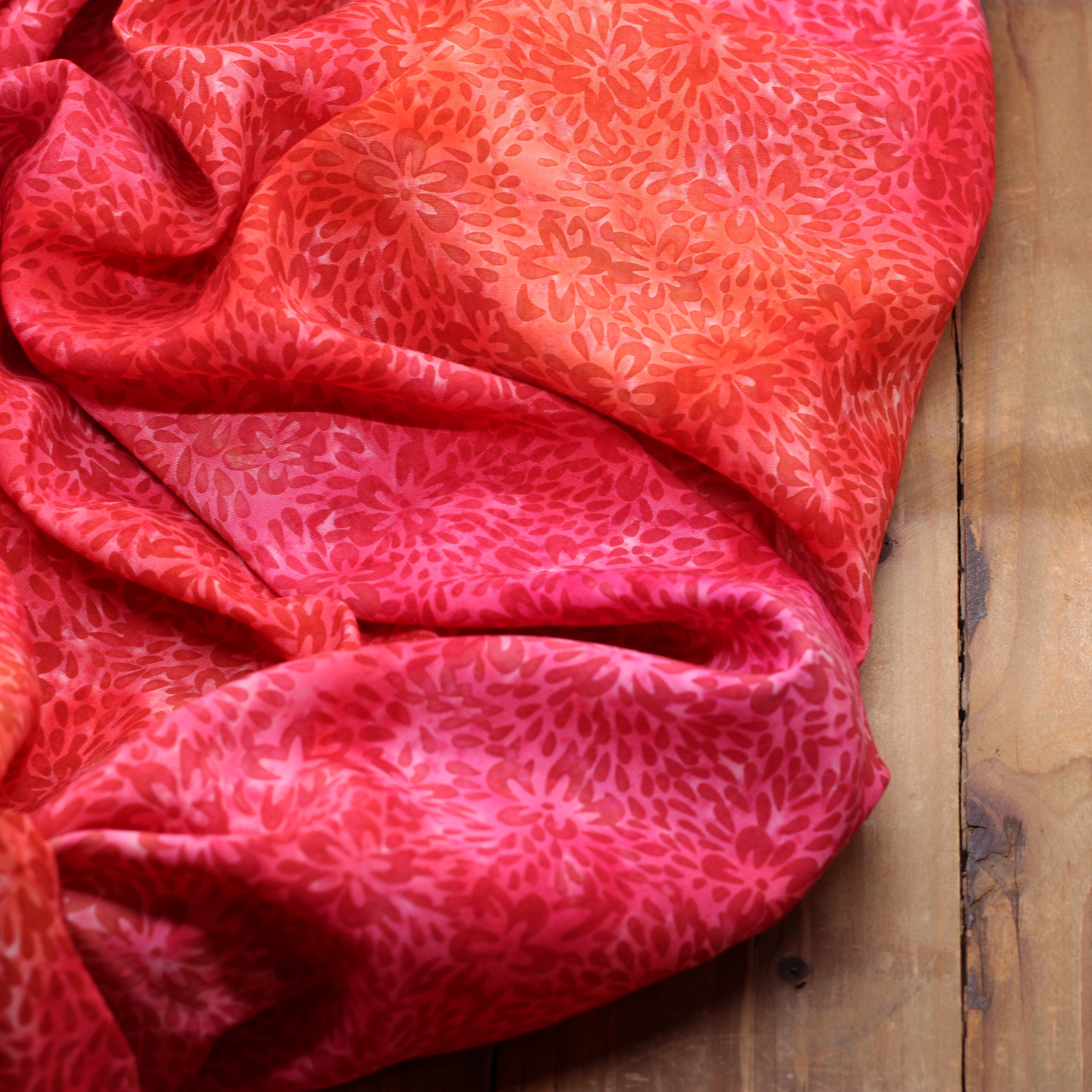 Tissu Viscose Batik #16 - Rouge (Vendu x10cm) Tissus Sélection Gaspard & Léonie | Gaspard et Léonie Tissus en ligne et Mercerie à Toulouse