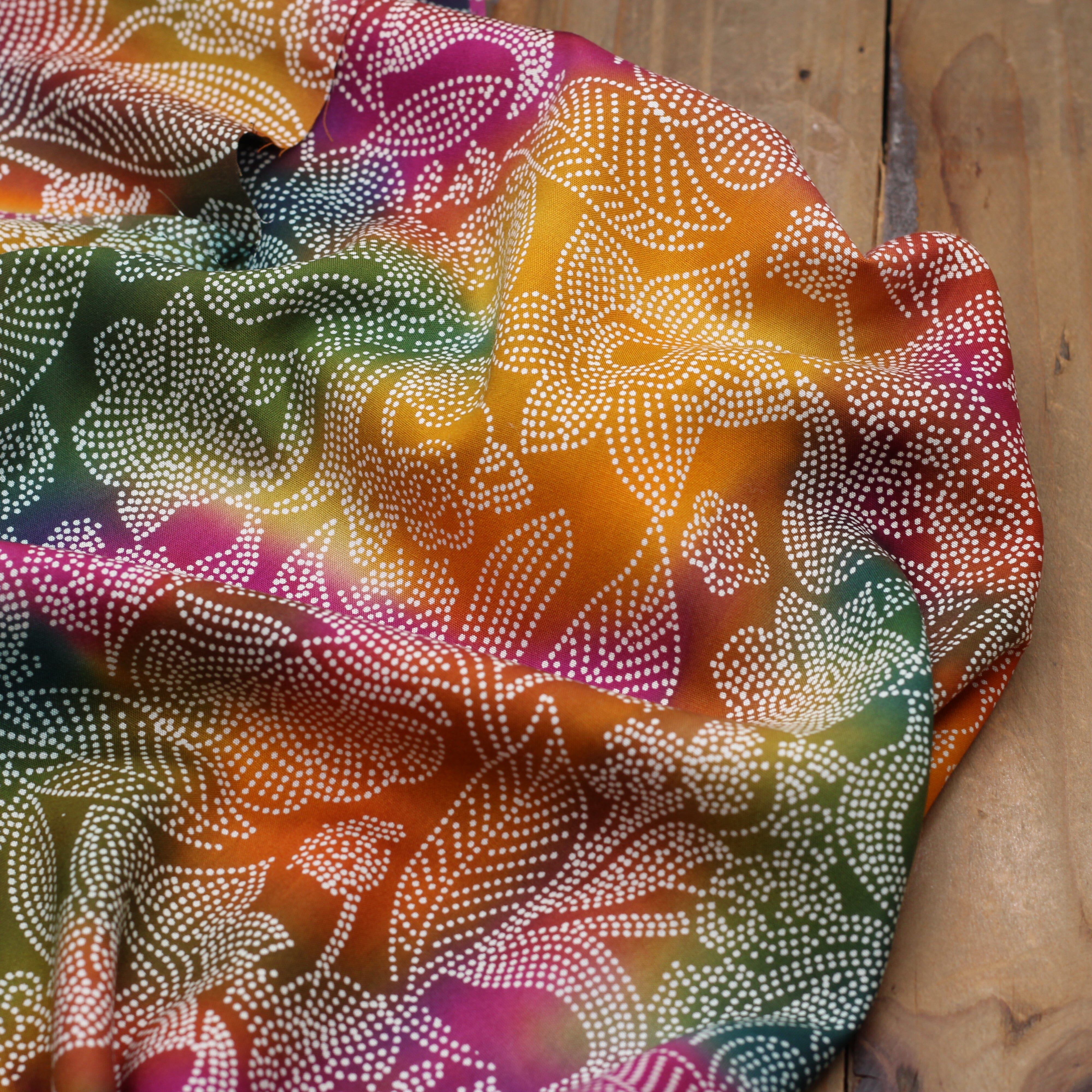 Tissu Viscose Batik #9 -FLOWERS (Vendu x10cm) Tissus Sélection Gaspard & Léonie | Gaspard et Léonie Tissus en ligne et Mercerie à Toulouse