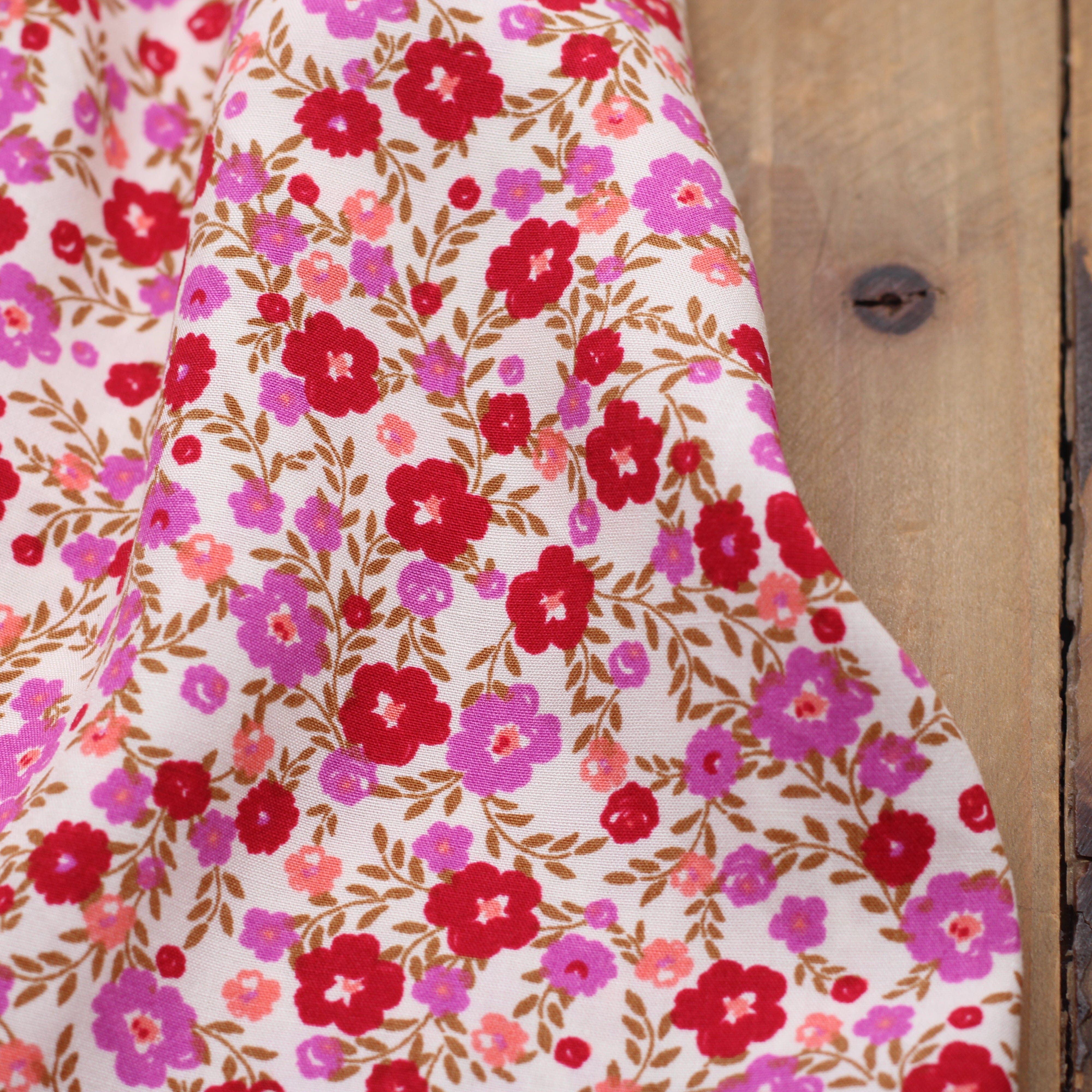 Tissu Viscose - FLEUR - Blanc cassé (vendu x10cm) Tissus Sélection Gaspard & Léonie | Gaspard et Léonie Tissus en ligne et Mercerie à Toulouse