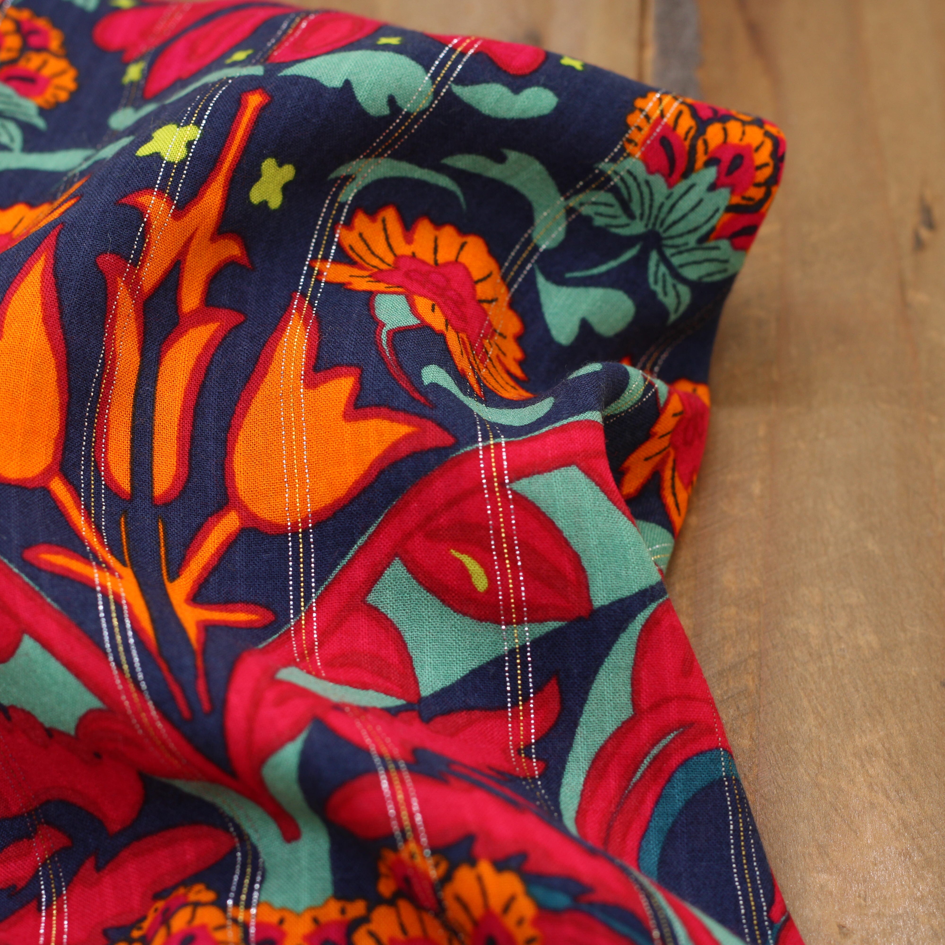 Tissu Viscose Fleuri - BALI - Marine (vendu x10cm) Tissus Sélection Gaspard & Léonie | Gaspard et Léonie Tissus en ligne et Mercerie à Toulouse