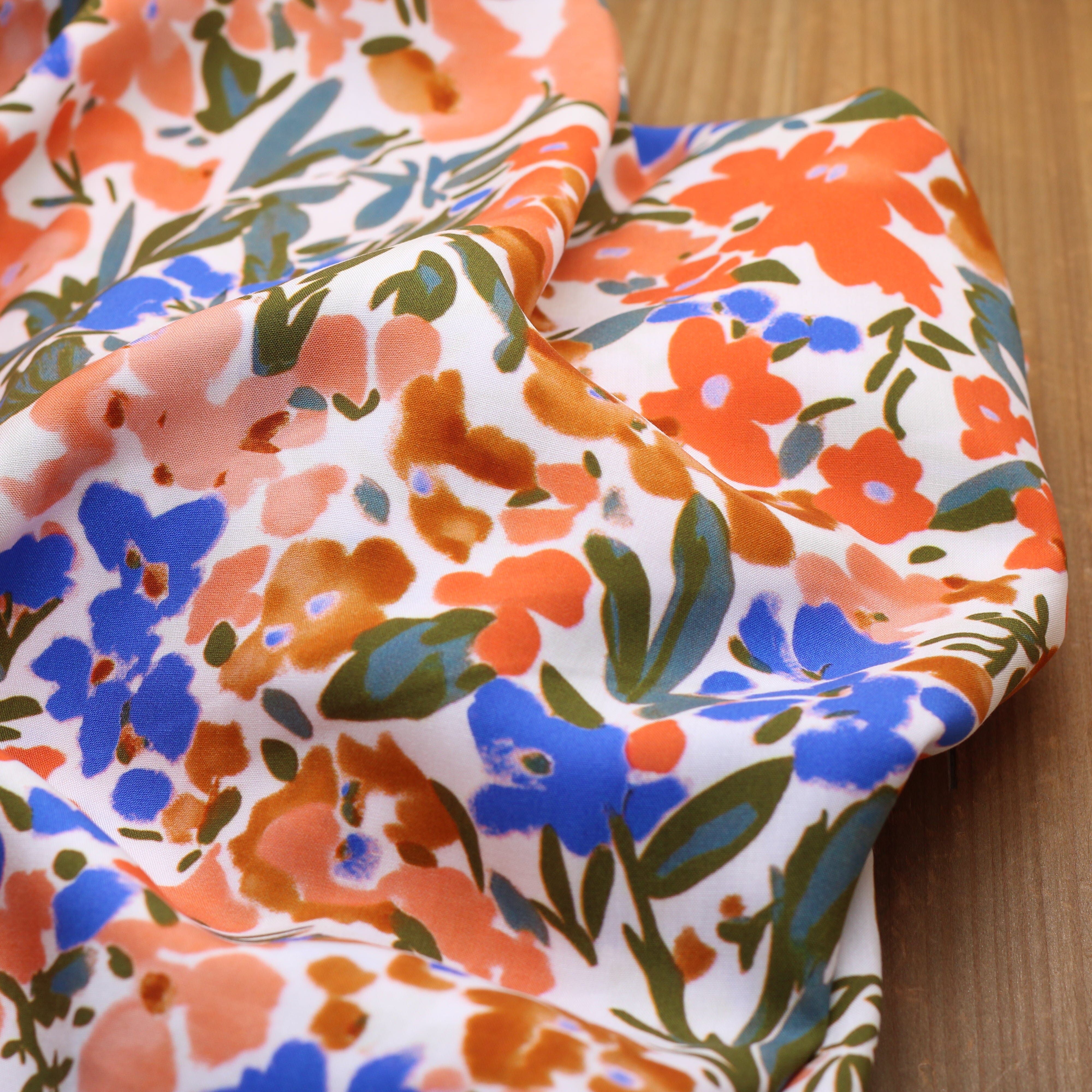 Tissu Viscose Fleuri BECQUI- Blanc cassé (vendu x10cm) Tissus Sélection Gaspard & Léonie | Gaspard et Léonie Tissus en ligne et Mercerie à Toulouse