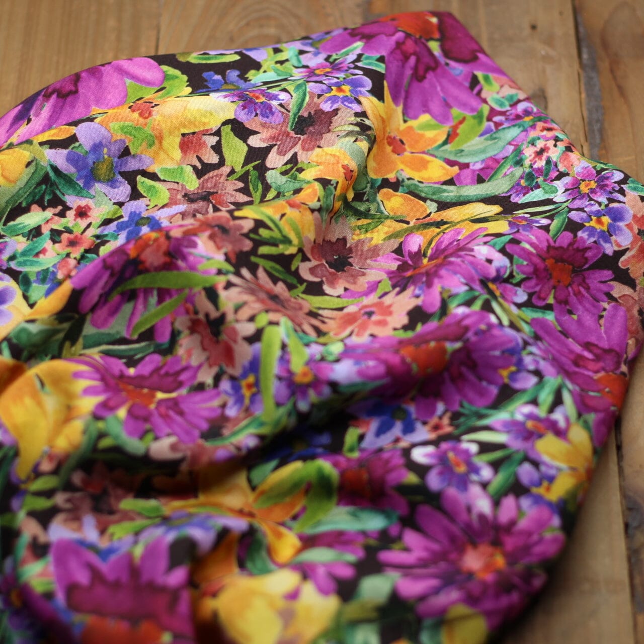 Tissu Viscose Fleuri - MELANIA - Noir (Vendu x10cm) Tissus Sélection Gaspard & Léonie | Gaspard et Léonie Tissus en ligne et Mercerie à Toulouse