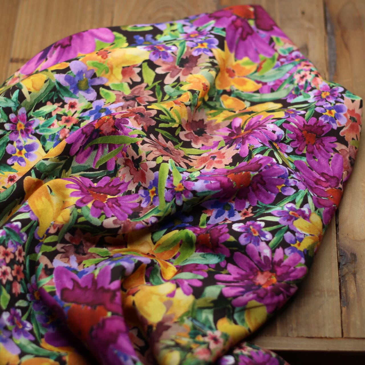 Tissu Viscose Fleuri - MELANIA - Noir (Vendu x10cm) Tissus Sélection Gaspard & Léonie | Gaspard et Léonie Tissus en ligne et Mercerie à Toulouse