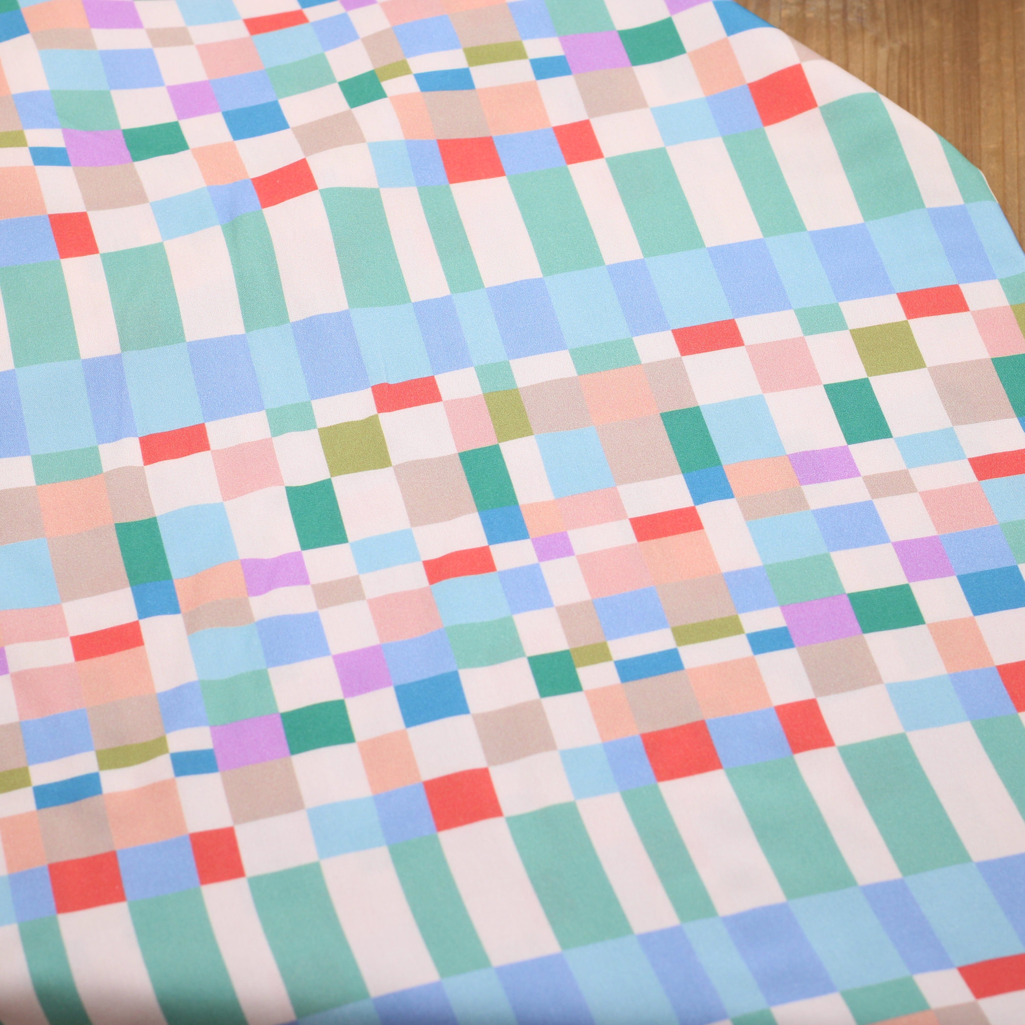 Tissu Viscose fleuri - MODERN CARREAUX - Ecru (vendu x10cm) Tissus Sélection Gaspard & Léonie | Gaspard et Léonie Tissus en ligne et Mercerie à Toulouse