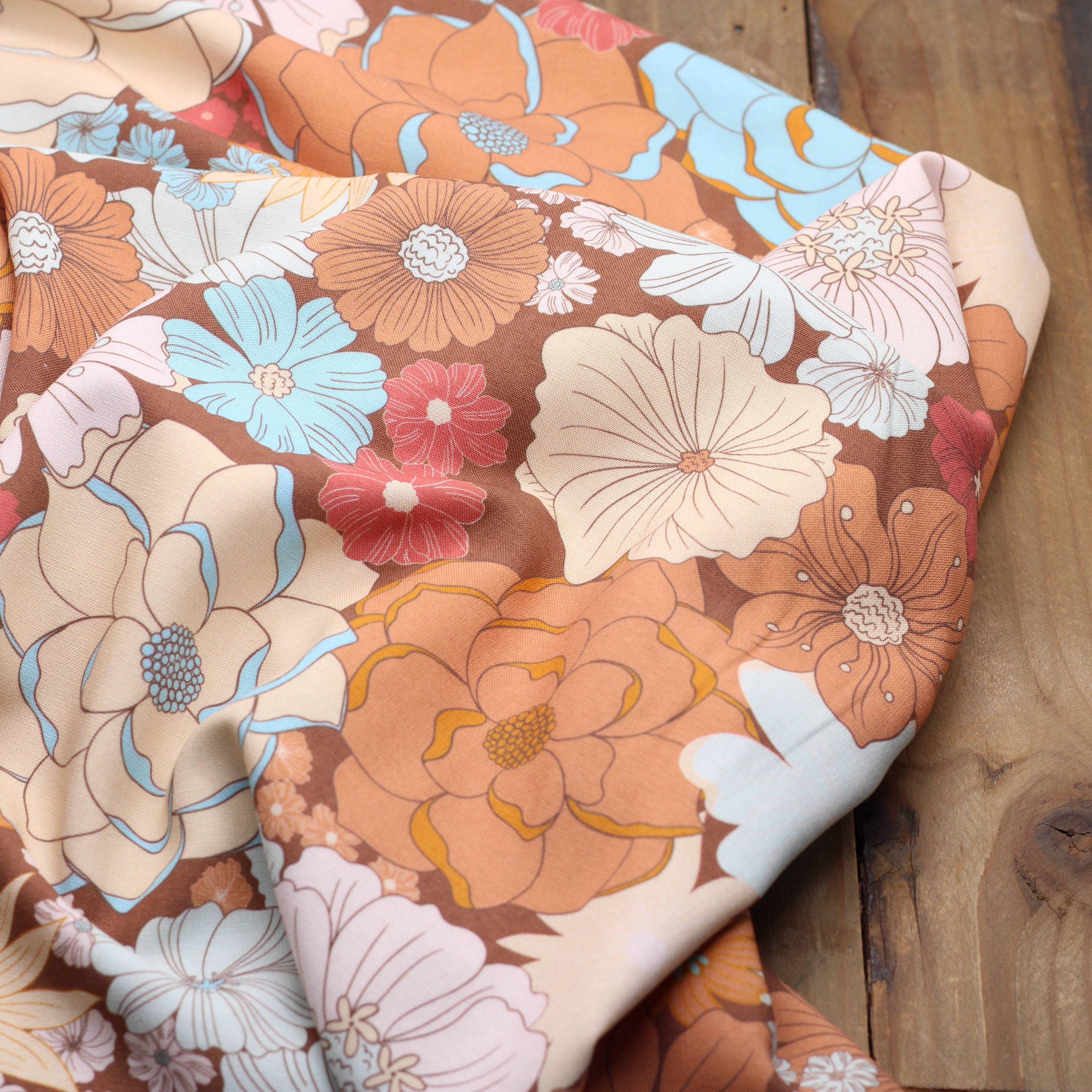 Tissu Viscose Fleuri- MOOS GROOVY FLOWERS - Chocolat/bleu (vendu x10cm) Tissus Sélection Gaspard & Léonie | Gaspard et Léonie Tissus en ligne et Mercerie à Toulouse