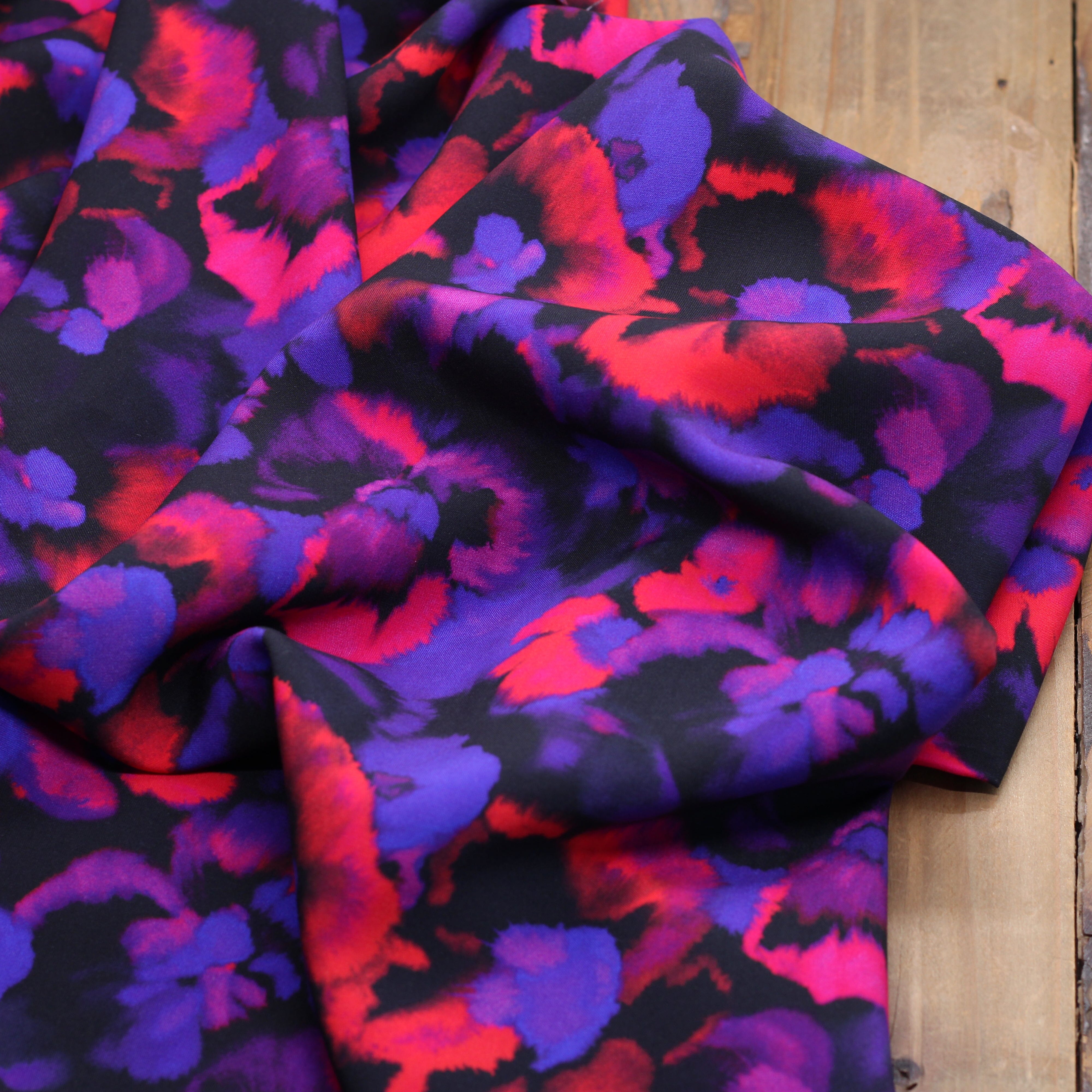 Tissu Viscose Fleuri - VICKI - Noir (vendu x10cm) Tissus Sélection Gaspard & Léonie | Gaspard et Léonie Tissus en ligne et Mercerie à Toulouse