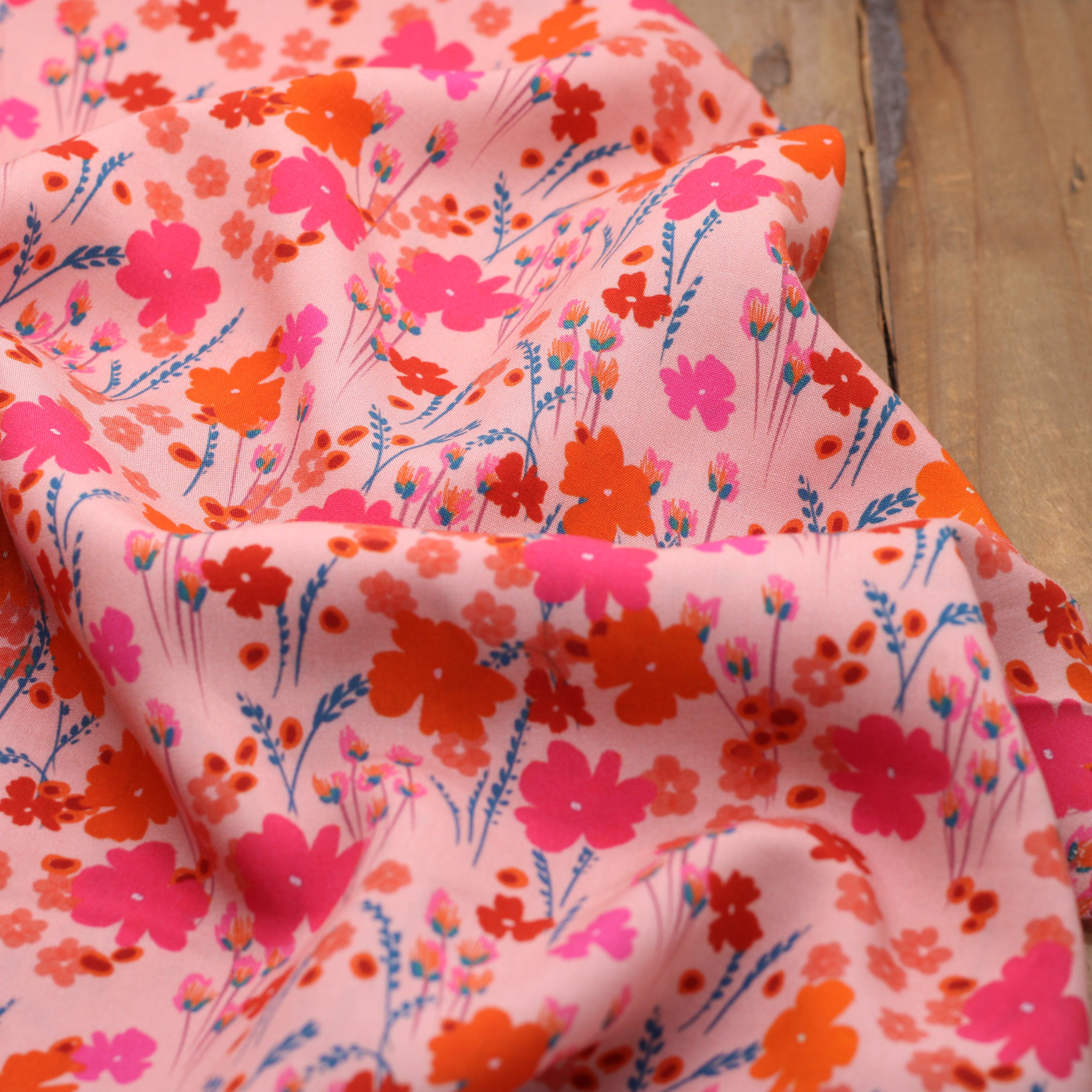 Tissu Viscose Fleurie - CORALIE - Corail (vendu x10cm) Tissus Sélection Gaspard & Léonie | Gaspard et Léonie Tissus en ligne et Mercerie à Toulouse