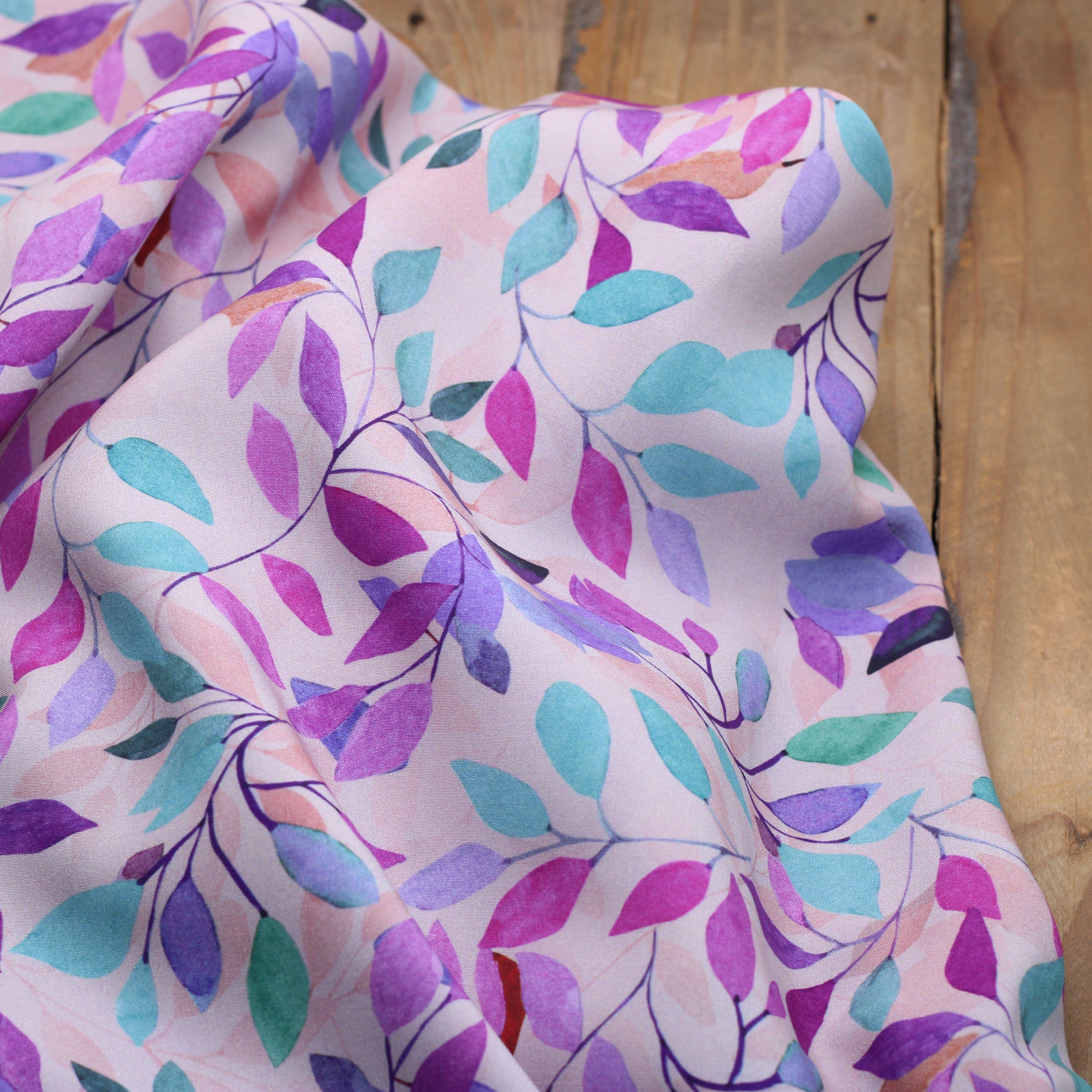 Tissu Viscose Fleurie - LEAVY - Gris (vendu x10cm) Tissus Sélection Gaspard & Léonie | Gaspard et Léonie Tissus en ligne et Mercerie à Toulouse