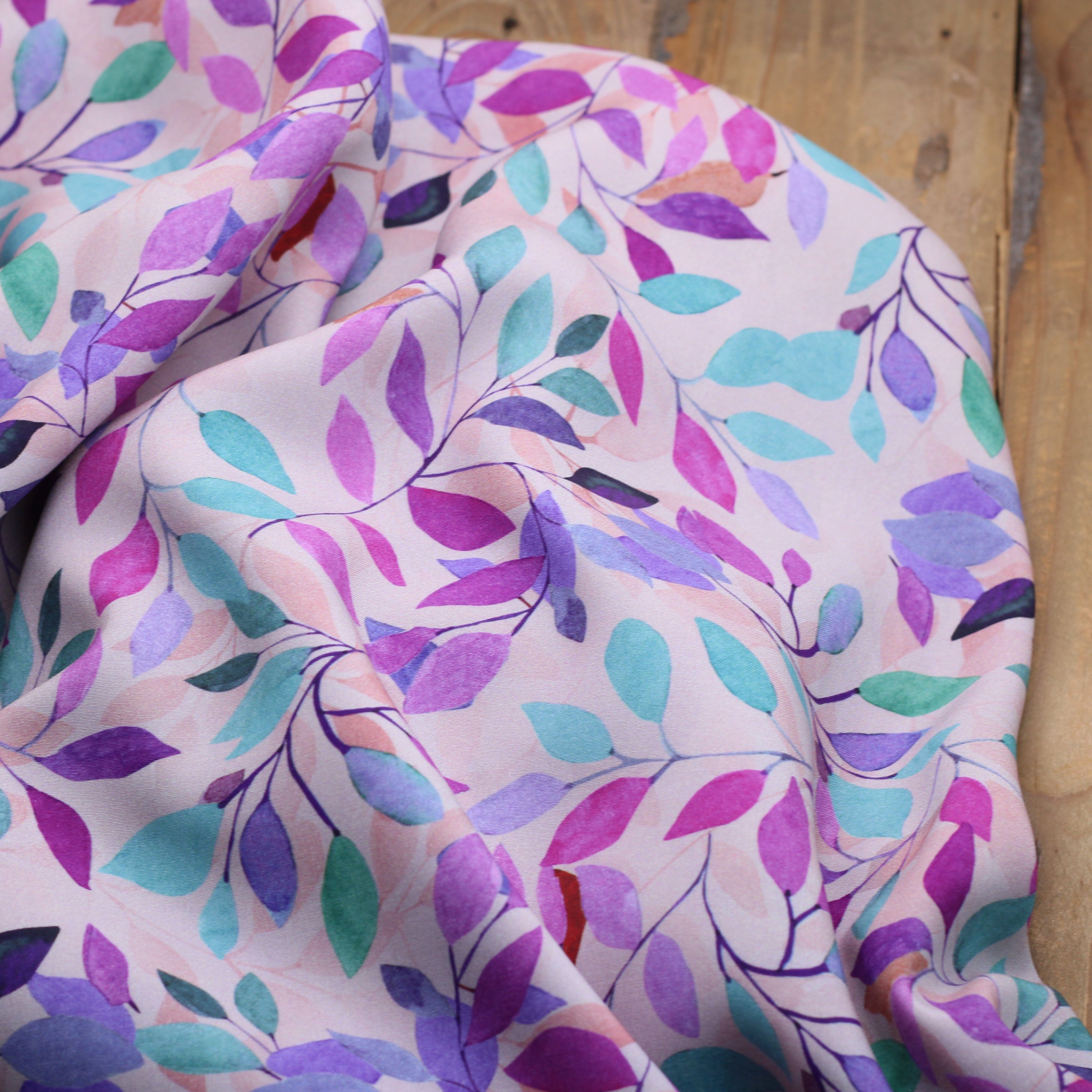 Tissu Viscose Fleurie - LEAVY - Gris (vendu x10cm) Tissus Sélection Gaspard & Léonie | Gaspard et Léonie Tissus en ligne et Mercerie à Toulouse