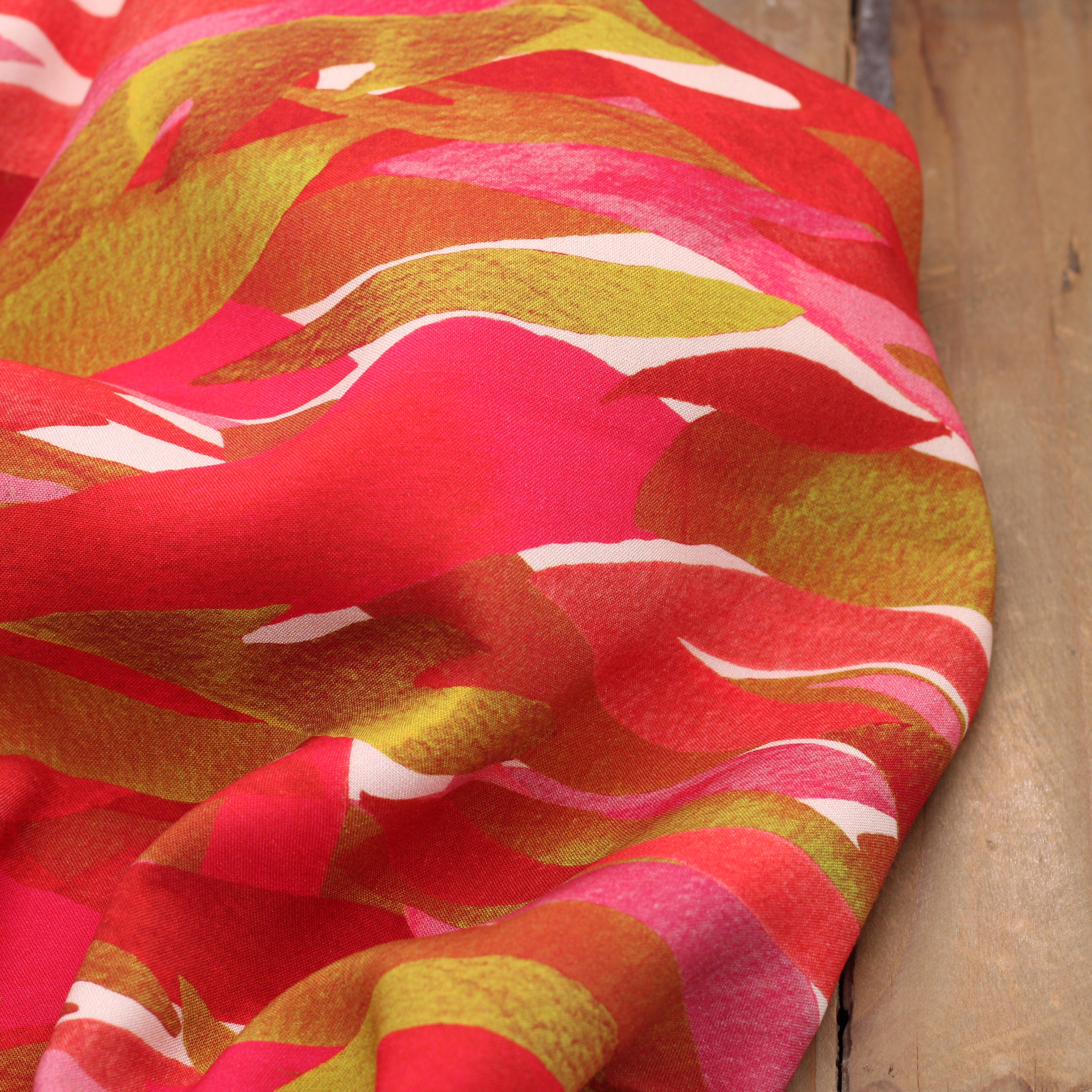 Tissu Viscose - KIYO - Rouge/Rose (Vendu par 10cm) Tissus Sélection Gaspard & Léonie | Gaspard et Léonie Tissus en ligne et Mercerie à Toulouse