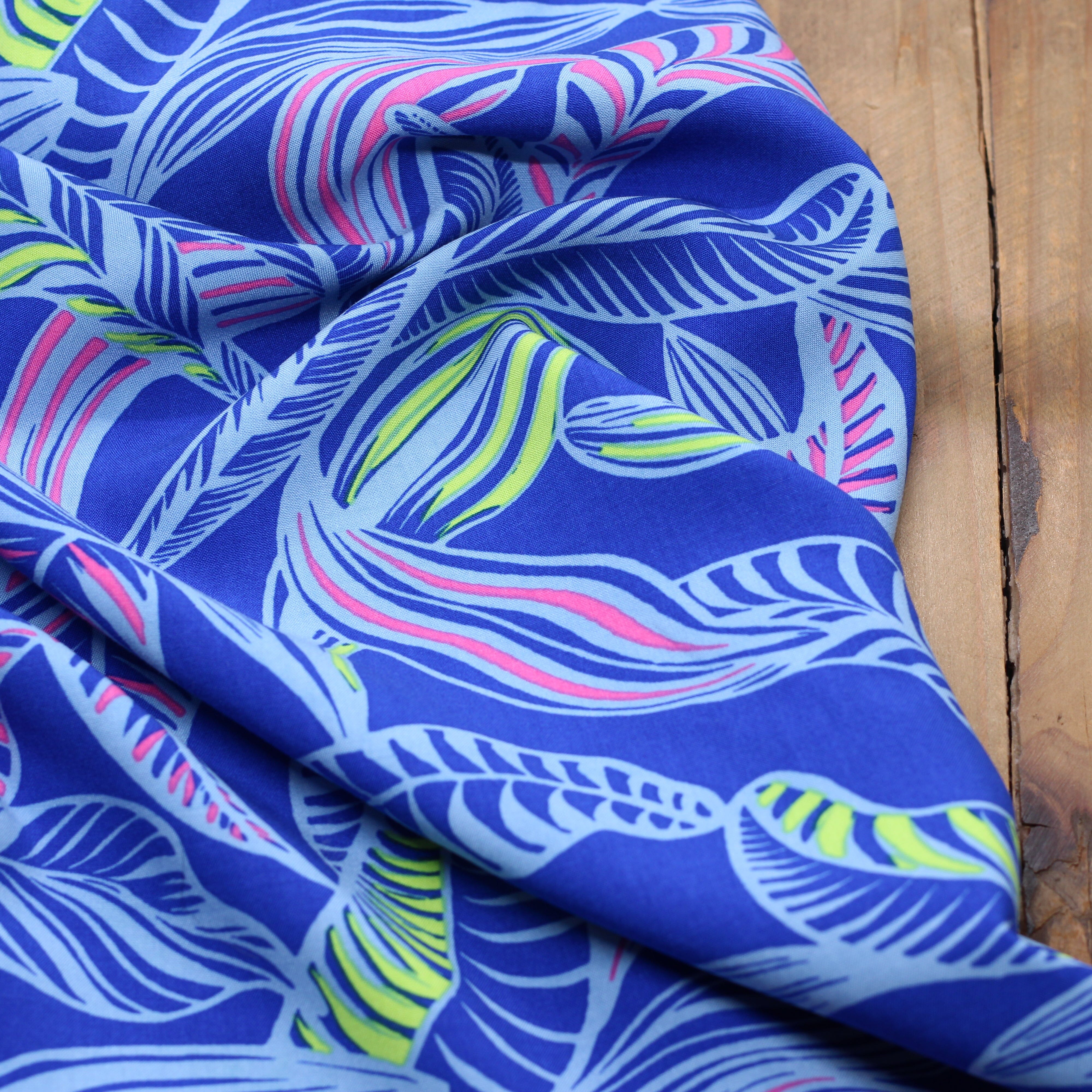 Tissu Viscose leaves - Cobalt (vendu x10cm) Tissus Sélection Gaspard & Léonie | Gaspard et Léonie Tissus en ligne et Mercerie à Toulouse