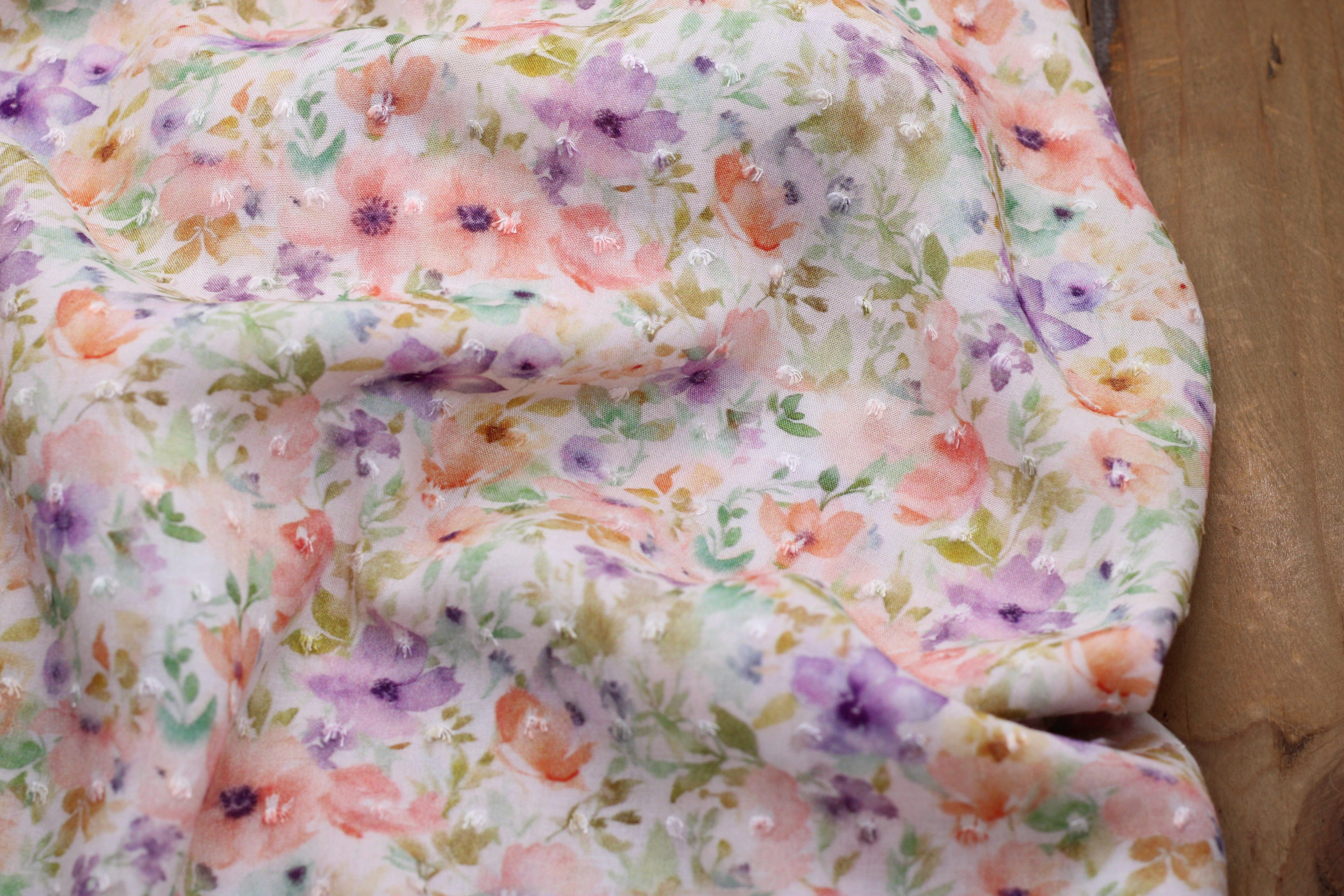 Tissu Viscose plumetis fleuri- Vert (vendu x10cm) Tissus Sélection Gaspard & Léonie | Gaspard et Léonie Tissus en ligne et Mercerie à Toulouse