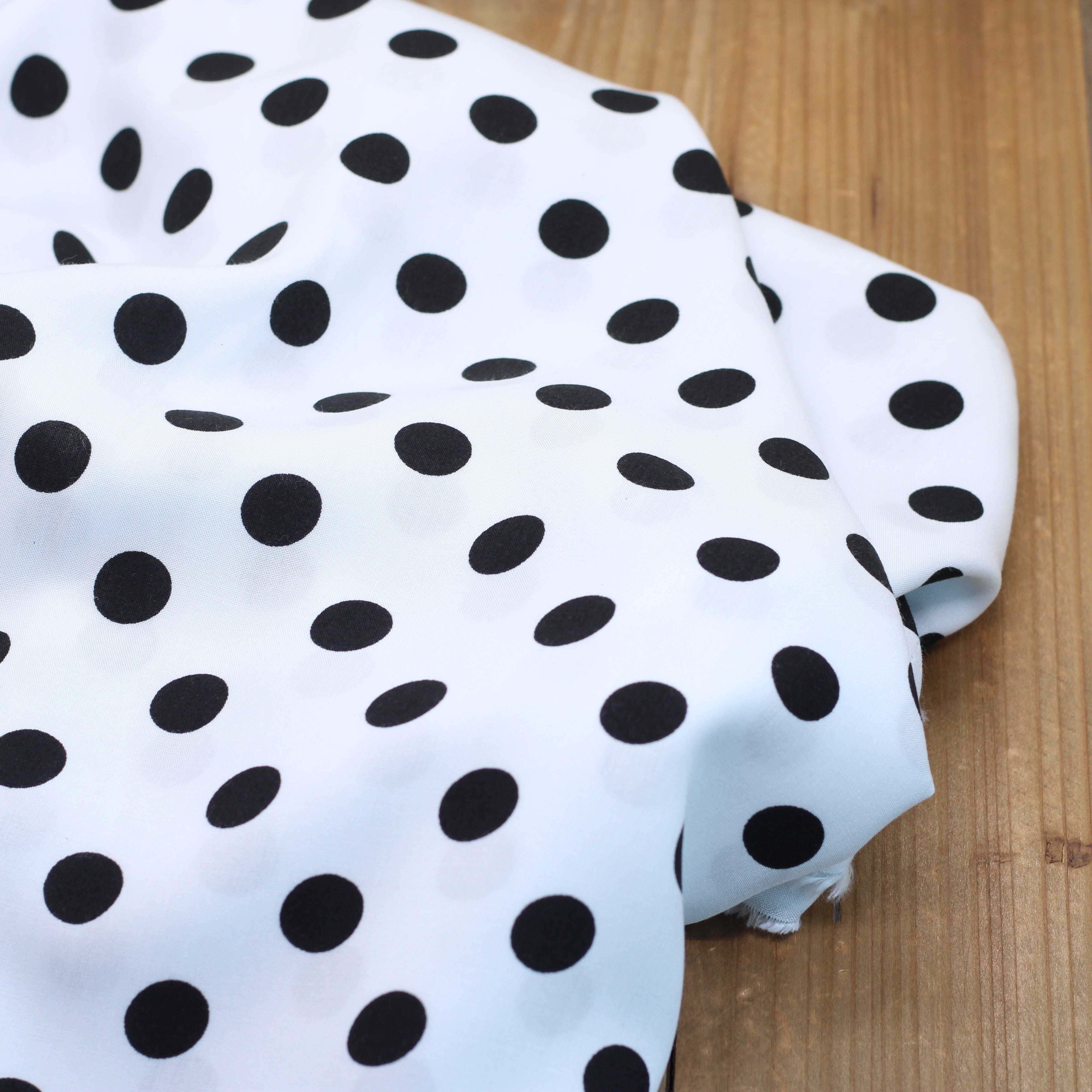 Tissu viscose Pois - Noir/Blanc (Vendu x10cm) Tissus Sélection Gaspard & Léonie | Gaspard et Léonie Tissus en ligne et Mercerie à Toulouse