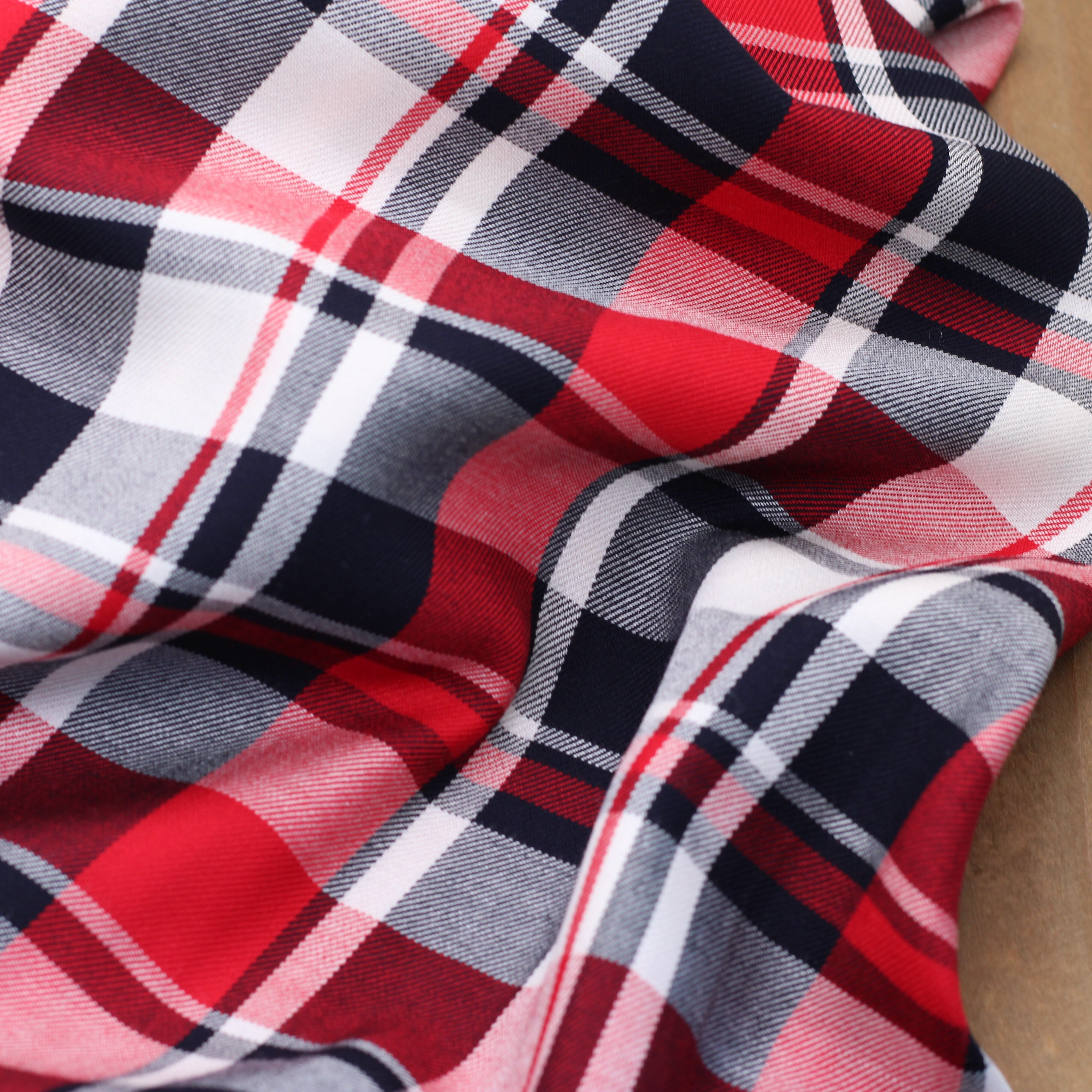 Tissu viscose TARTAN Rouge/Bordeaux /marinie nuit (Vendu x10cm) Tissus Sélection Gaspard & Léonie | Gaspard et Léonie Tissus en ligne et Mercerie à Toulouse