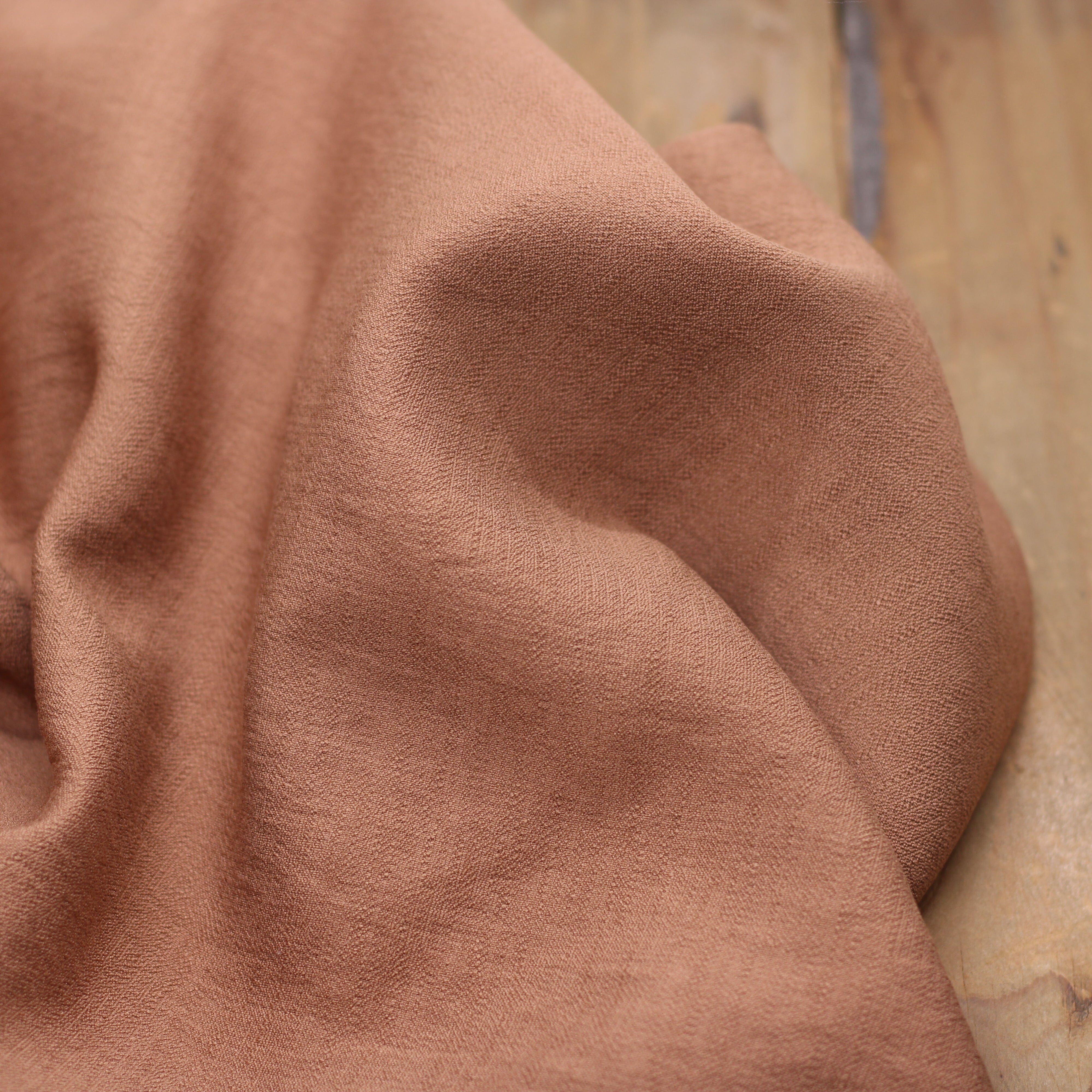 Tissu Viscose Texturé Uni - Moka (Vendu x10cm) Tissus Sélection Gaspard & Léonie | Gaspard et Léonie Tissus en ligne et Mercerie à Toulouse