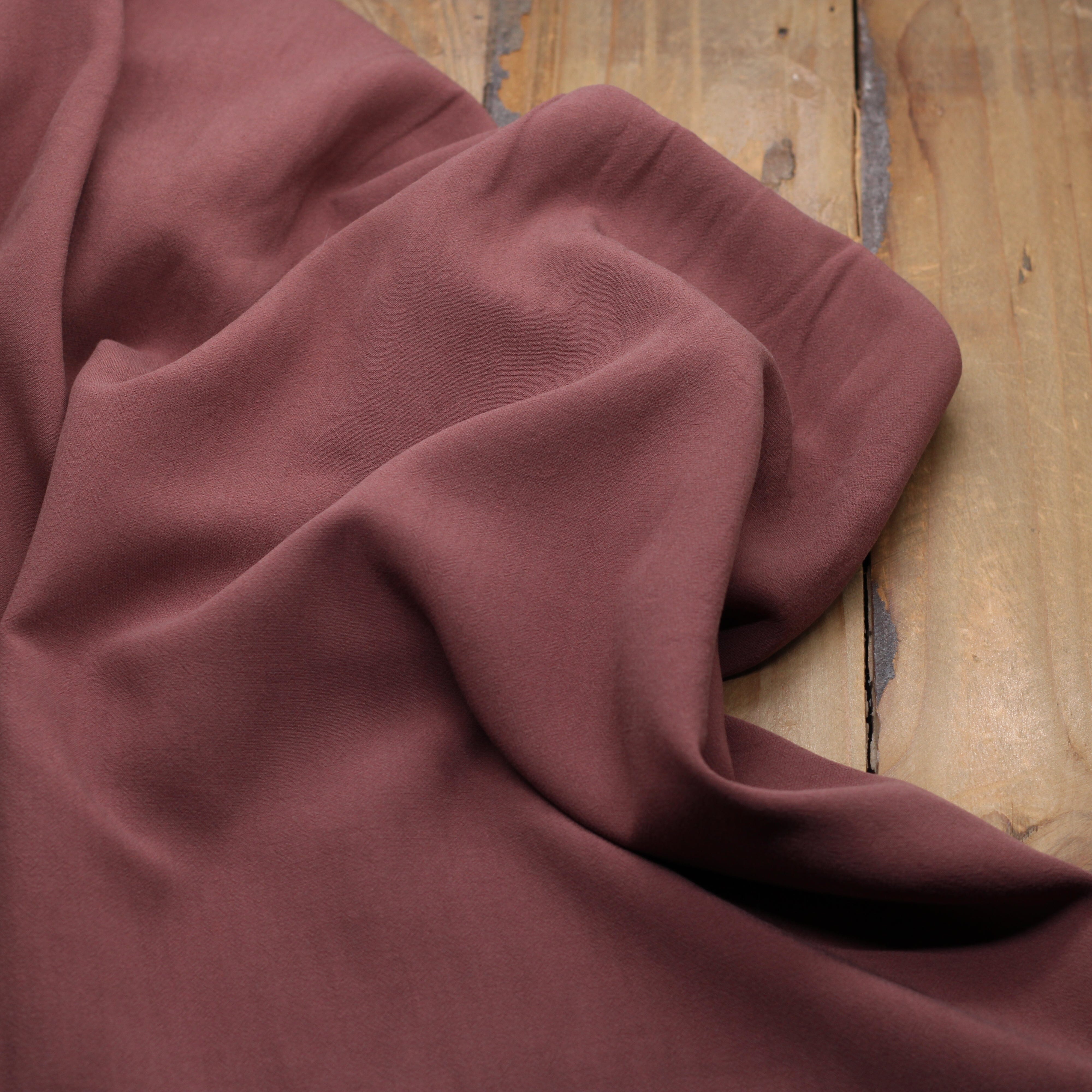 Tissu Viscose Unie - Chocolat (Vendu x10cm) Tissus Sélection Gaspard & Léonie | Gaspard et Léonie Tissus en ligne et Mercerie à Toulouse