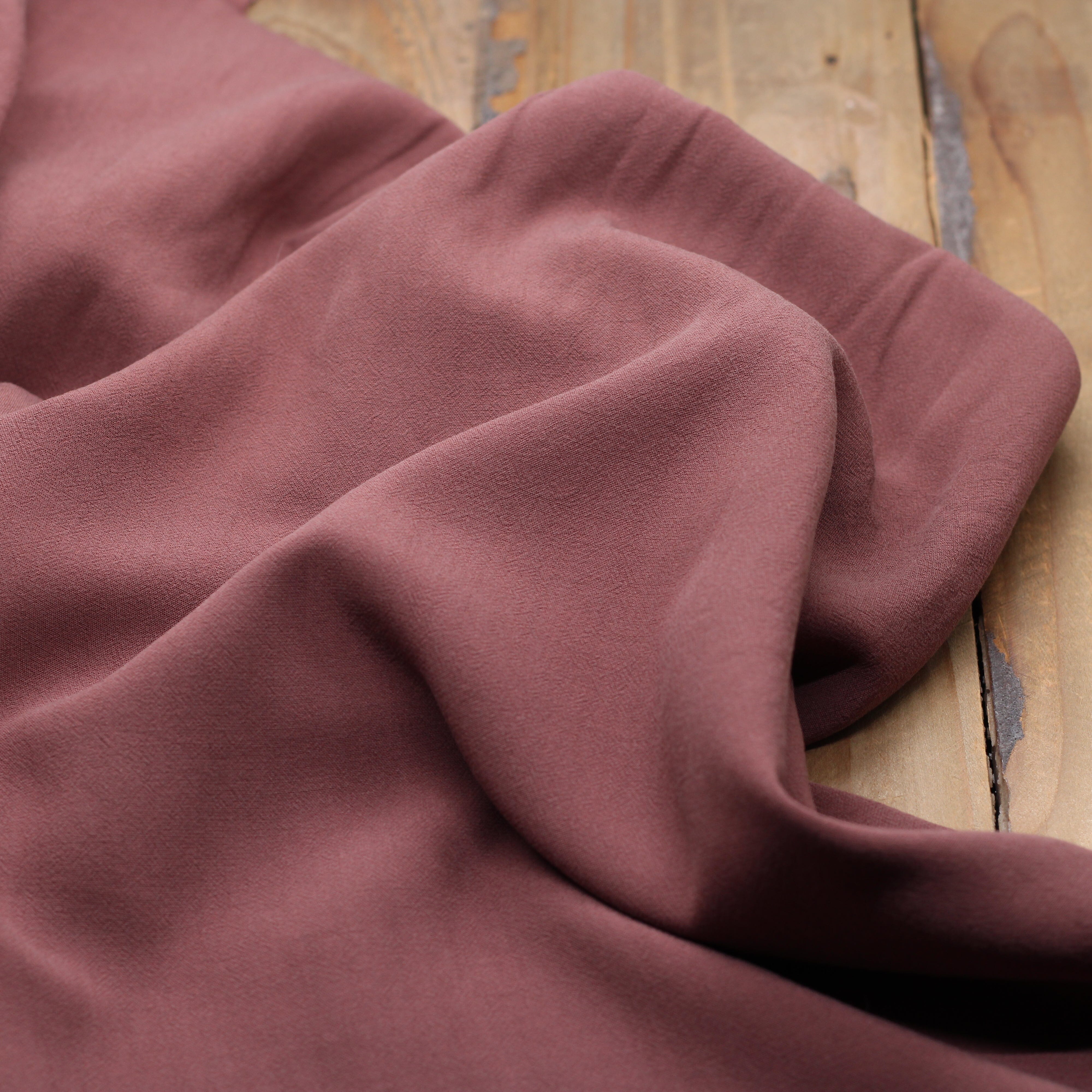 Tissu Viscose Unie - Chocolat (Vendu x10cm) Tissus Sélection Gaspard & Léonie | Gaspard et Léonie Tissus en ligne et Mercerie à Toulouse