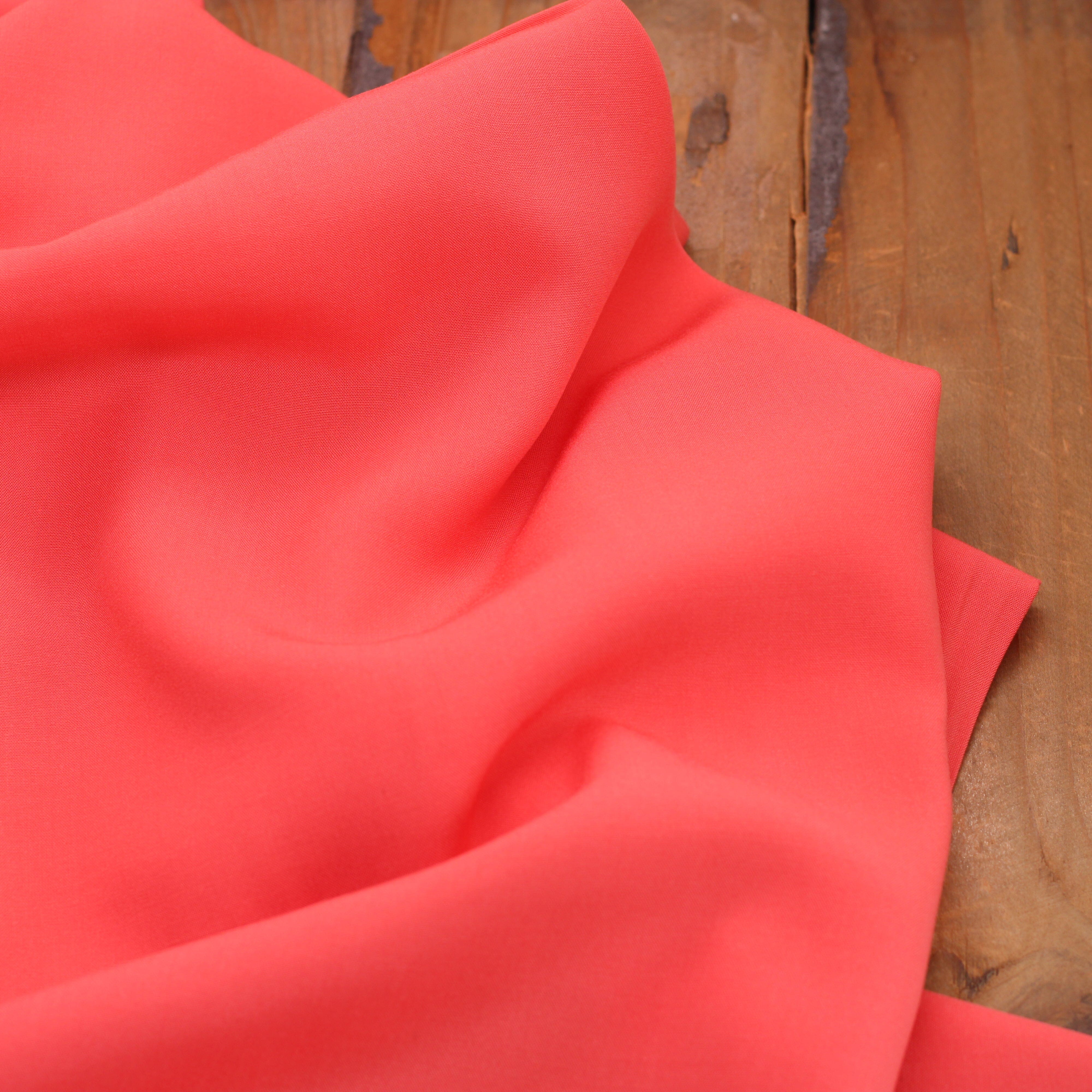 Tissu Viscose Unie - Corail (Vendu x10cm) Tissus Sélection Gaspard & Léonie | Gaspard et Léonie Tissus en ligne et Mercerie à Toulouse