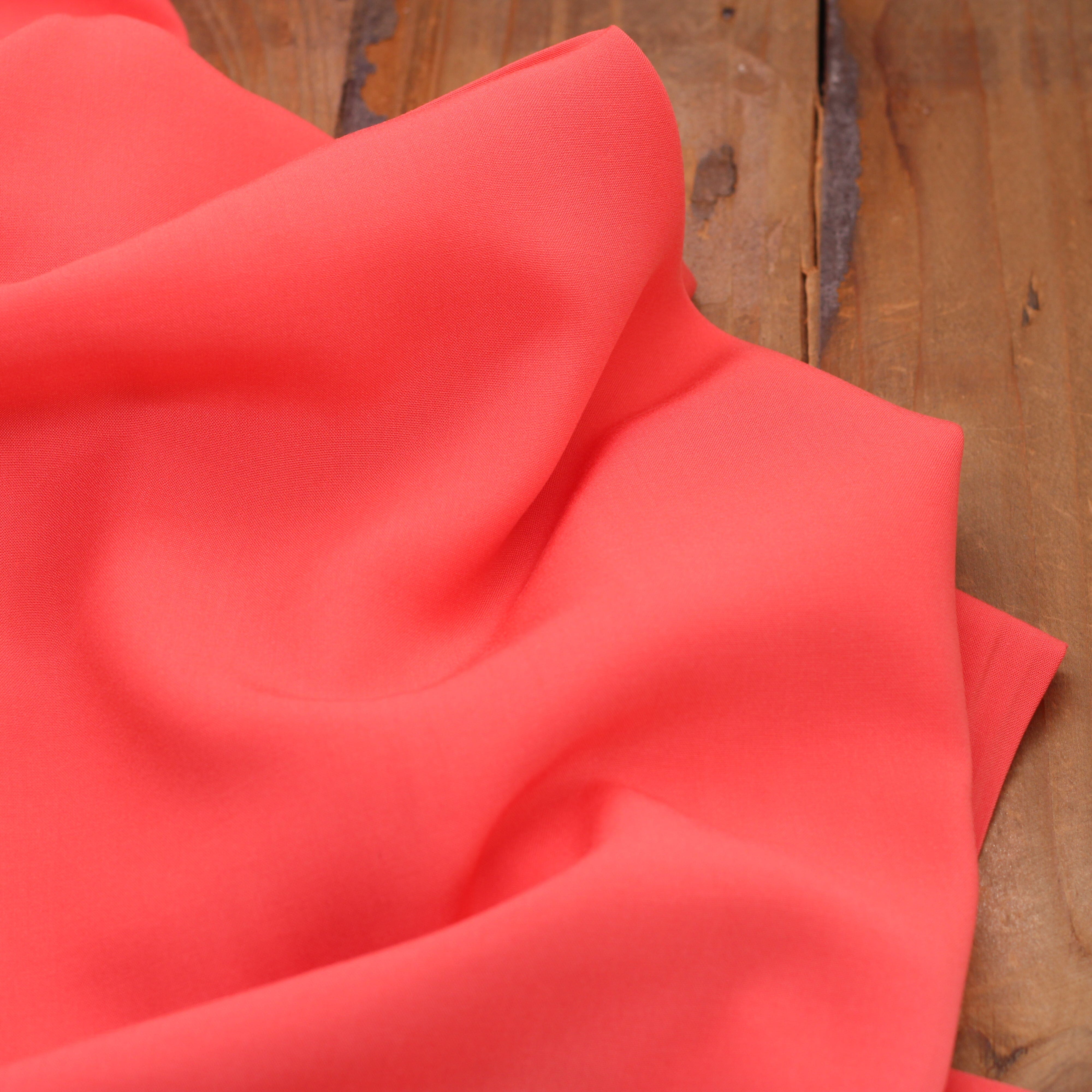 Tissu Viscose Unie - Corail (Vendu x10cm) Tissus Sélection Gaspard & Léonie | Gaspard et Léonie Tissus en ligne et Mercerie à Toulouse