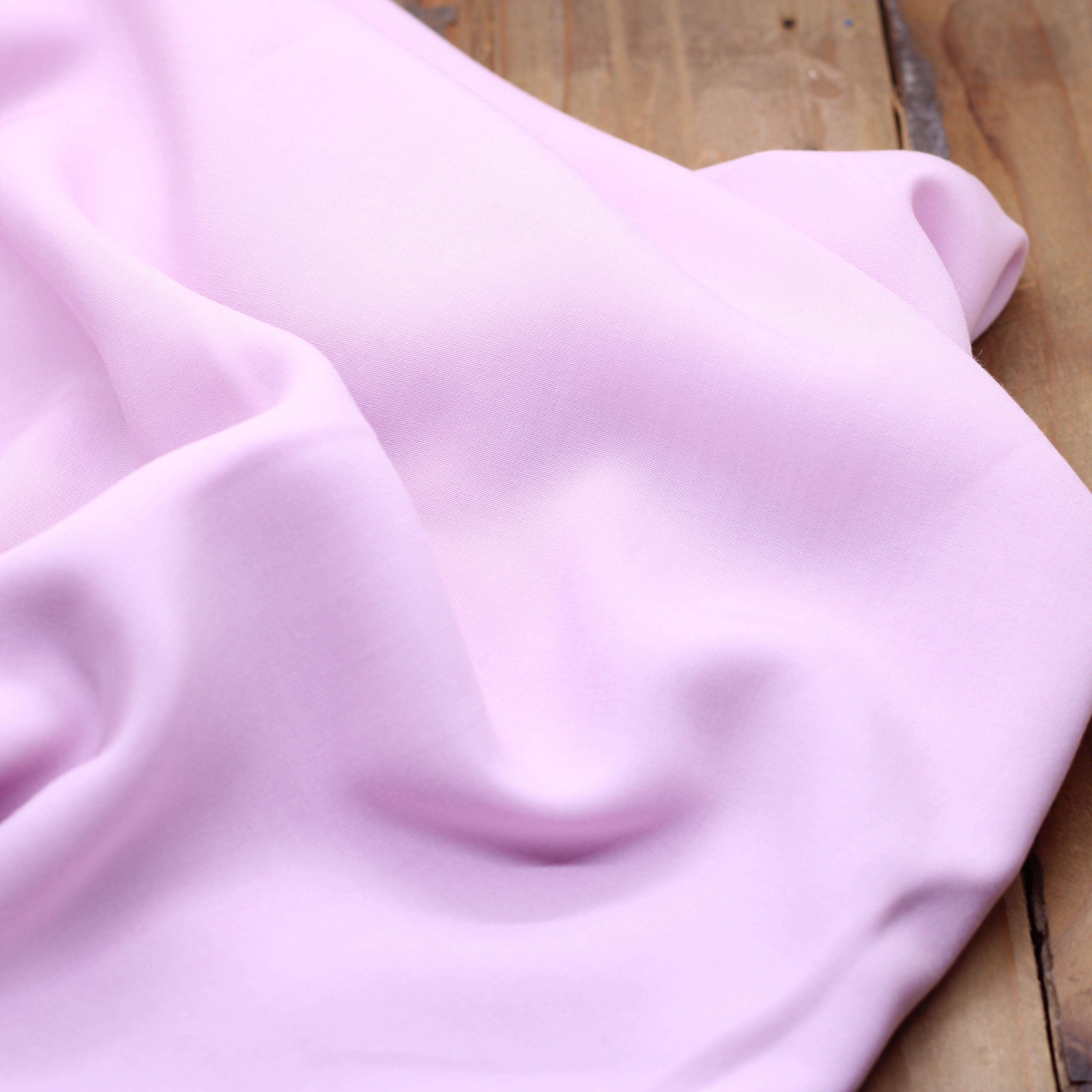 Tissu Viscose Unie - Rose pétale (Vendu x10cm) Tissus Sélection Gaspard & Léonie | Gaspard et Léonie Tissus en ligne et Mercerie à Toulouse