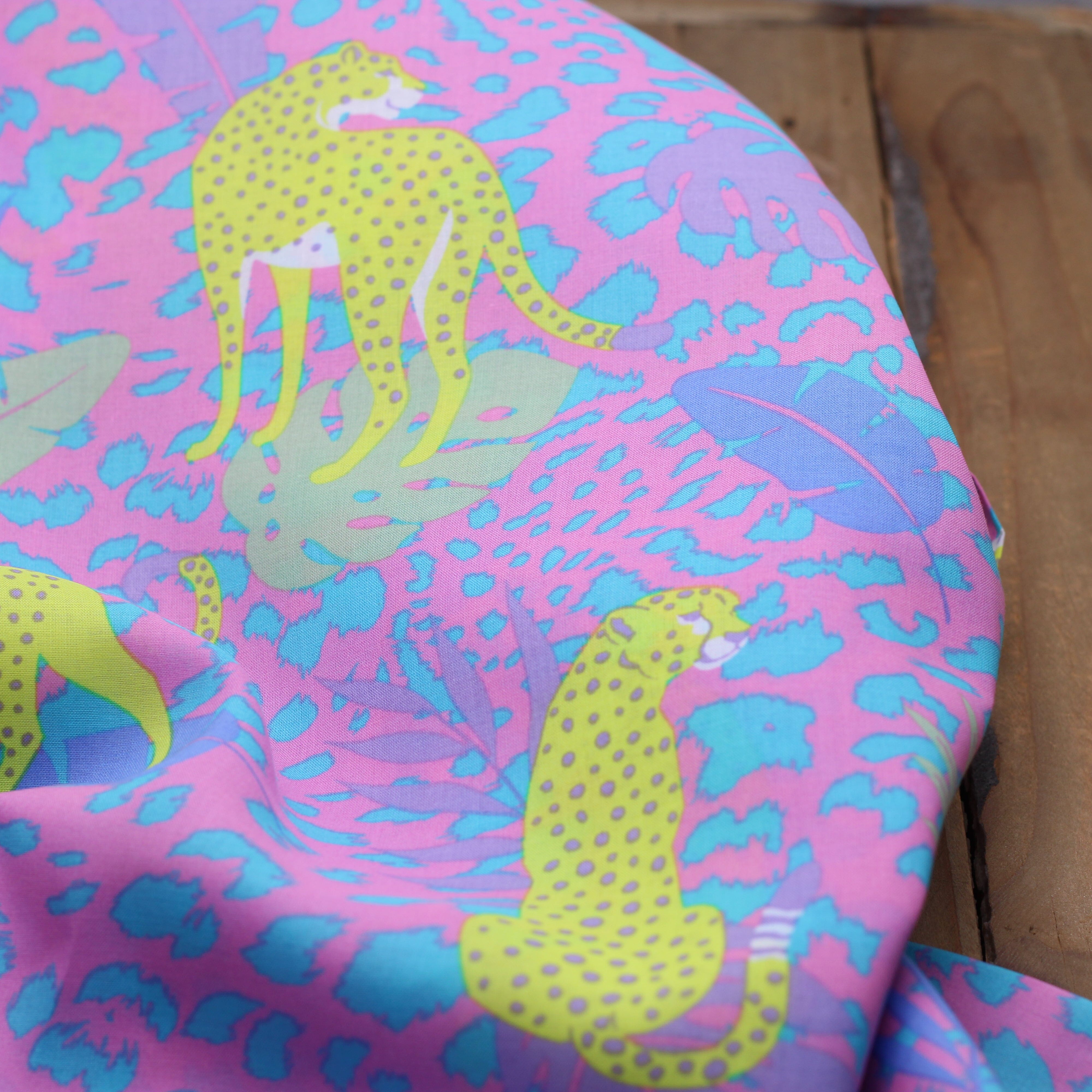 Tissu Voile de coton fleuri - YELLOW LEOPARD - Rose (Vendu x10cm) Tissus Sélection Gaspard & Léonie | Gaspard et Léonie Tissus en ligne et Mercerie à Toulouse