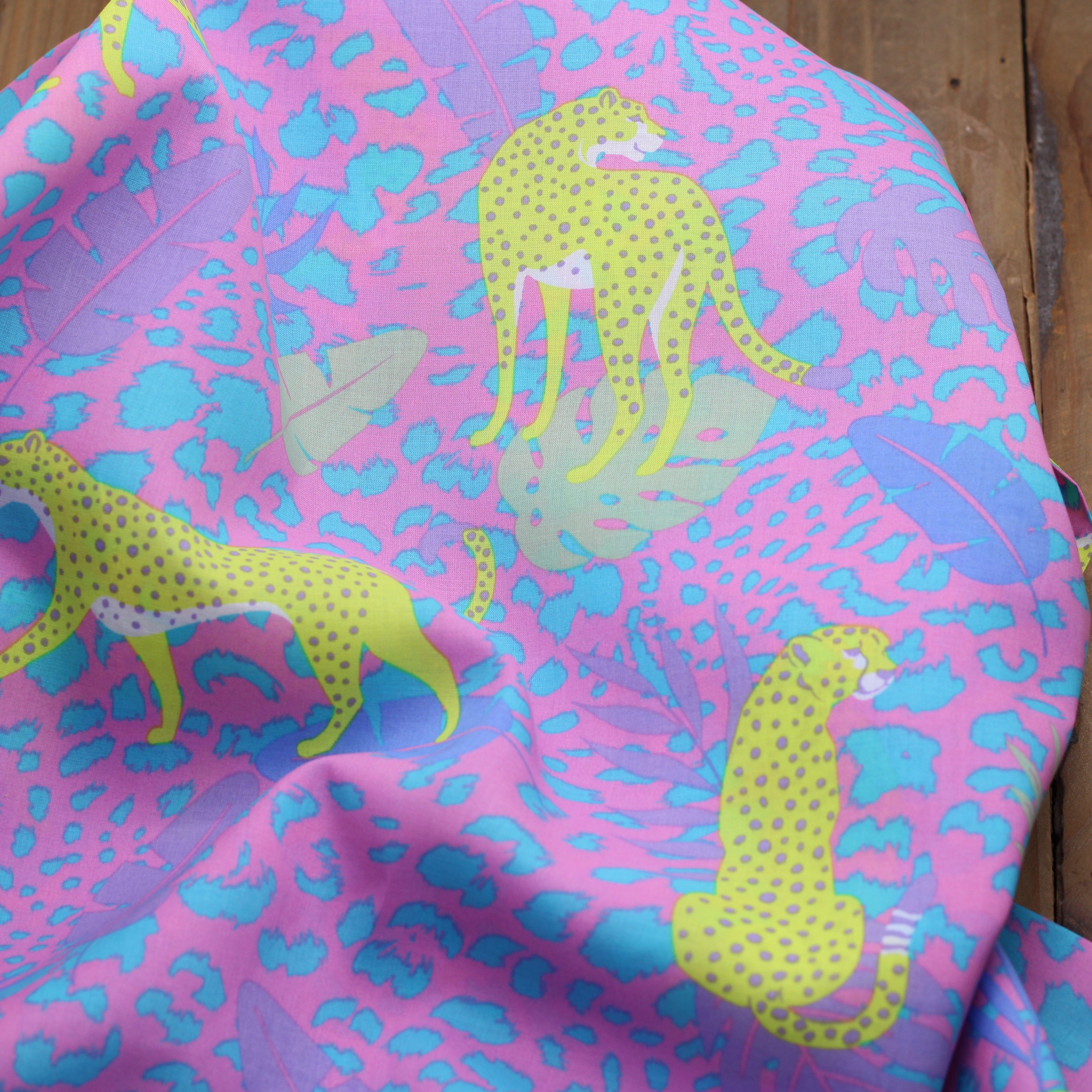 Tissu Voile de coton fleuri - YELLOW LEOPARD - Rose (Vendu x10cm) Tissus Sélection Gaspard & Léonie | Gaspard et Léonie Tissus en ligne et Mercerie à Toulouse