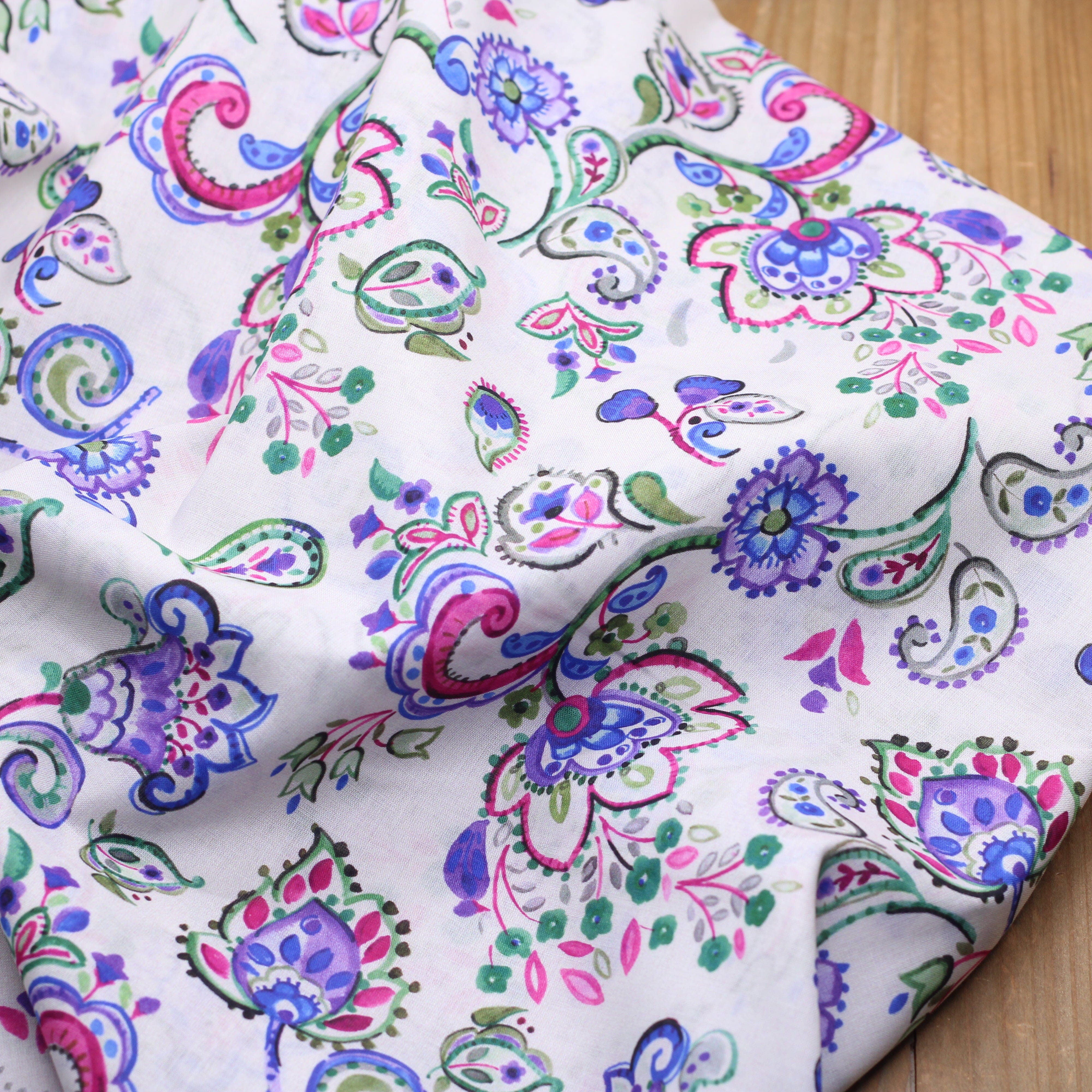 Tissu Voile de coton - FLOWERS CACHEMIRE - Blanc (Vendu x10cm) Tissus Sélection Gaspard & Léonie | Gaspard et Léonie Tissus en ligne et Mercerie à Toulouse