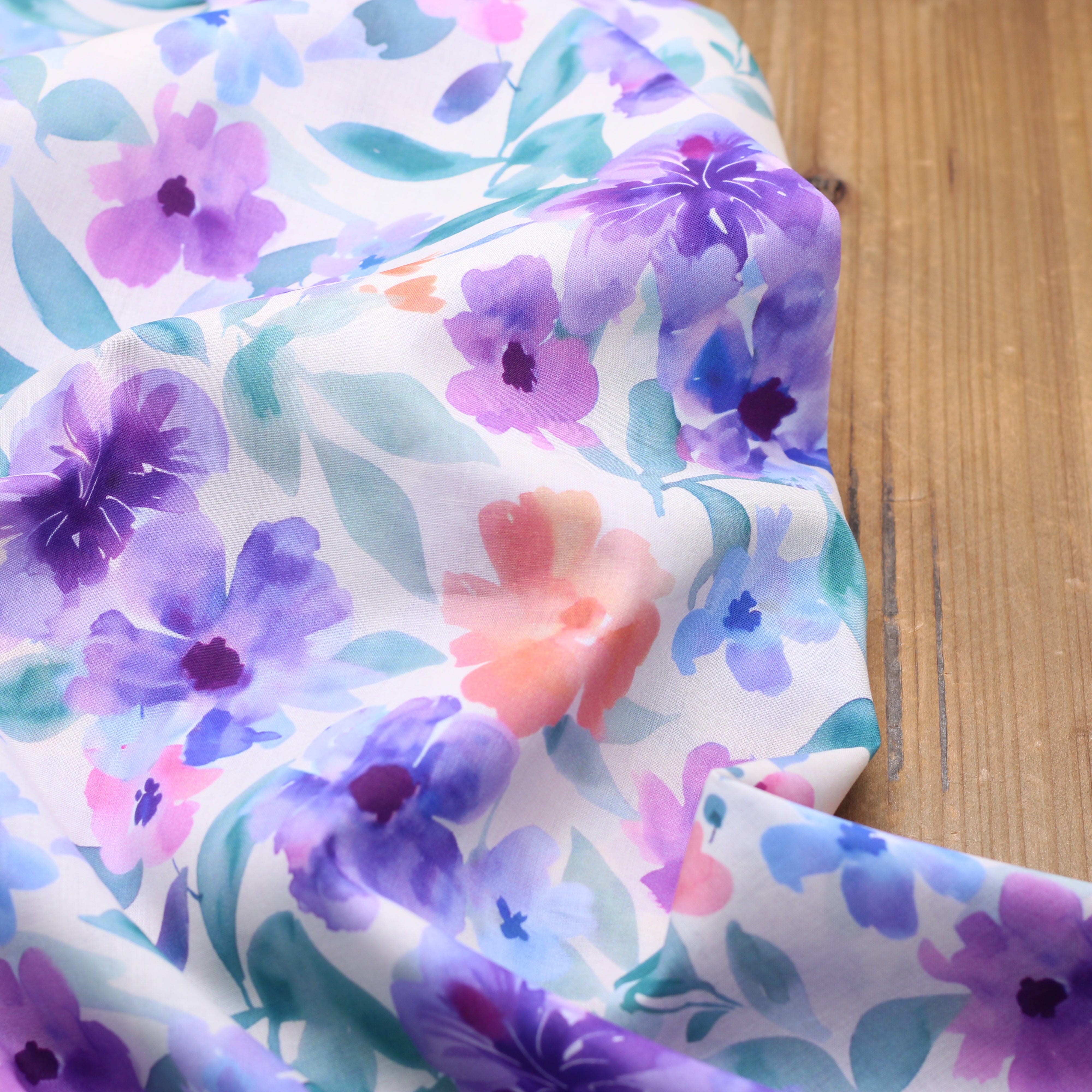 Tissu Voile de coton - PURPLE FLOWERS- Blanc (Vendu x10cm) Blanc cassé Tissus Sélection Gaspard & Léonie | Gaspard et Léonie Tissus en ligne et Mercerie à Toulouse