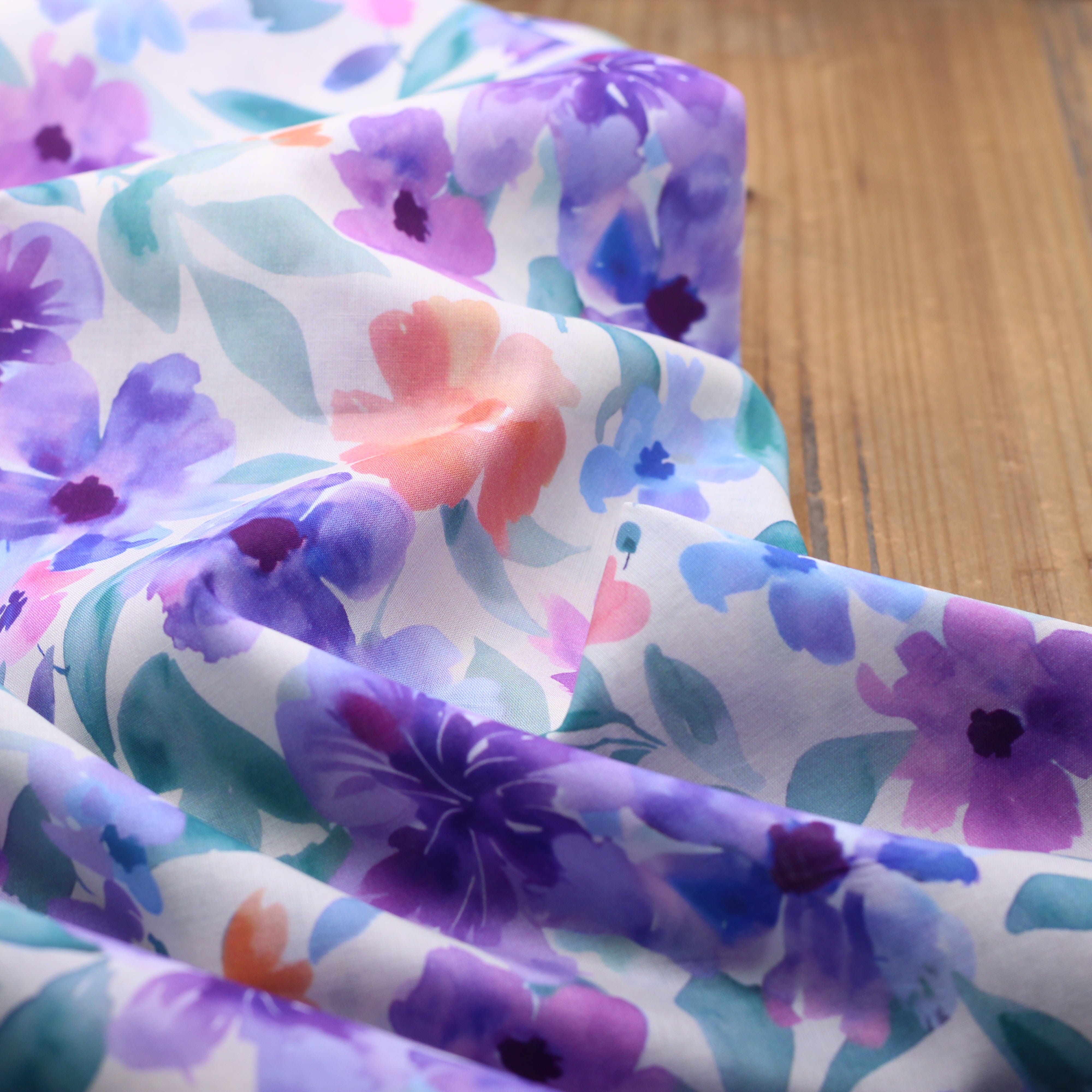 Tissu Voile de coton - PURPLE FLOWERS- Blanc (Vendu x10cm) Blanc cassé Tissus Sélection Gaspard & Léonie | Gaspard et Léonie Tissus en ligne et Mercerie à Toulouse