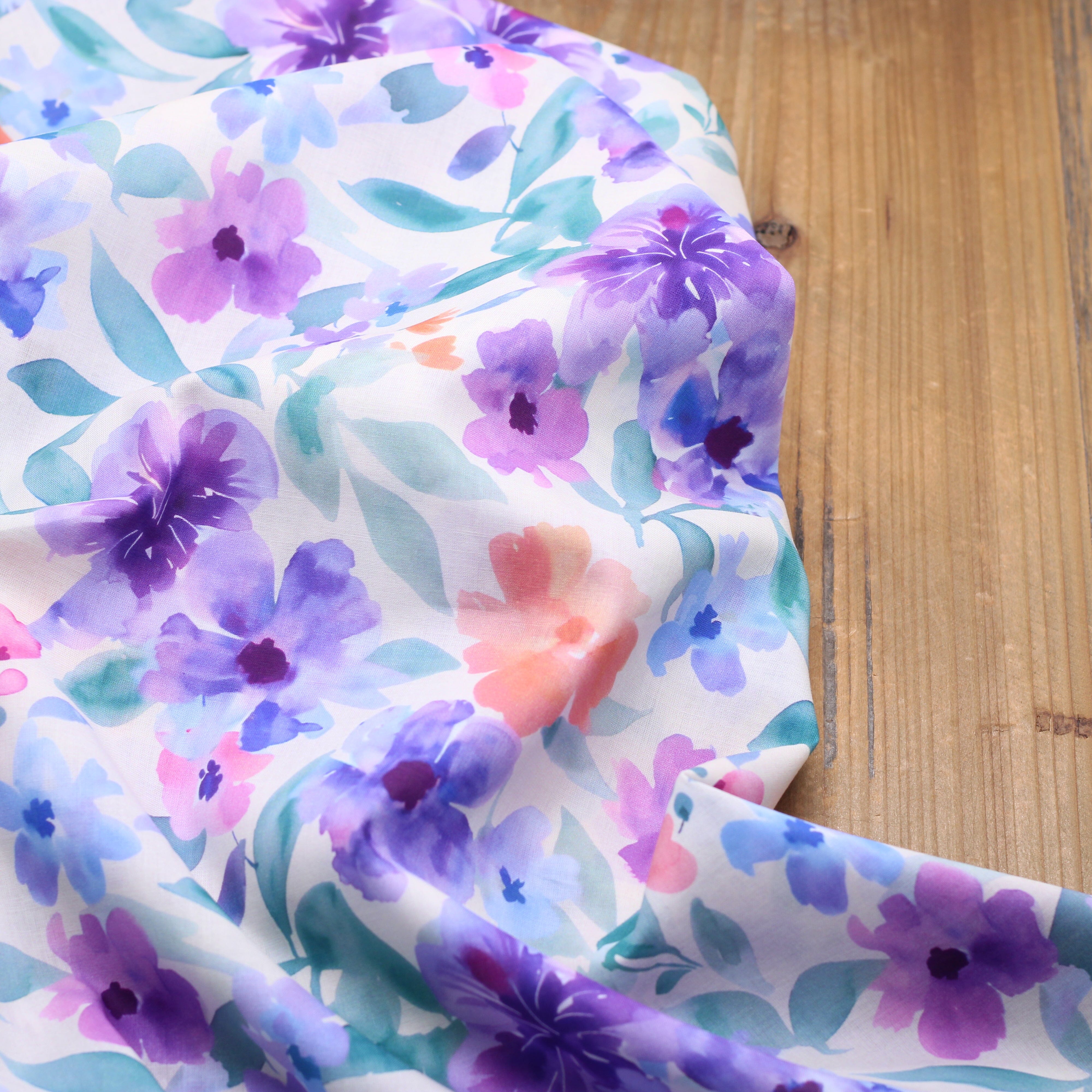 Tissu Voile de coton - PURPLE FLOWERS- Blanc (Vendu x10cm) Blanc cassé Tissus Sélection Gaspard & Léonie | Gaspard et Léonie Tissus en ligne et Mercerie à Toulouse