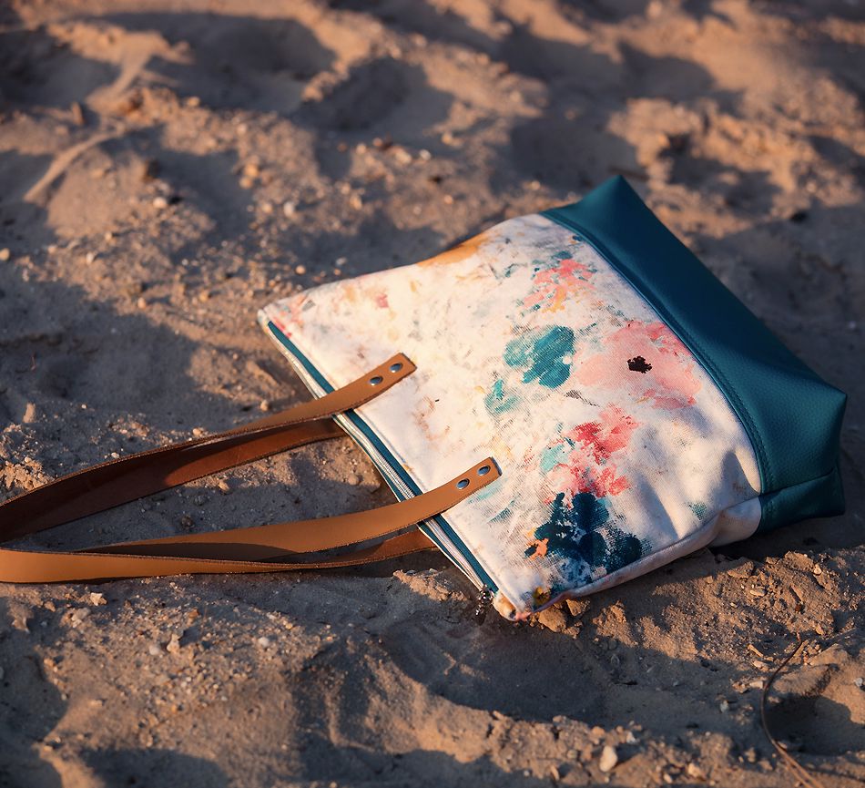 Toile Gabardine de Coton Sergé - ROSES ON CANVAS - See You At Six (Vendu x10cm) Tissus SEE YOU AT SIX | Gaspard et Léonie Tissus en ligne et Mercerie à Toulouse