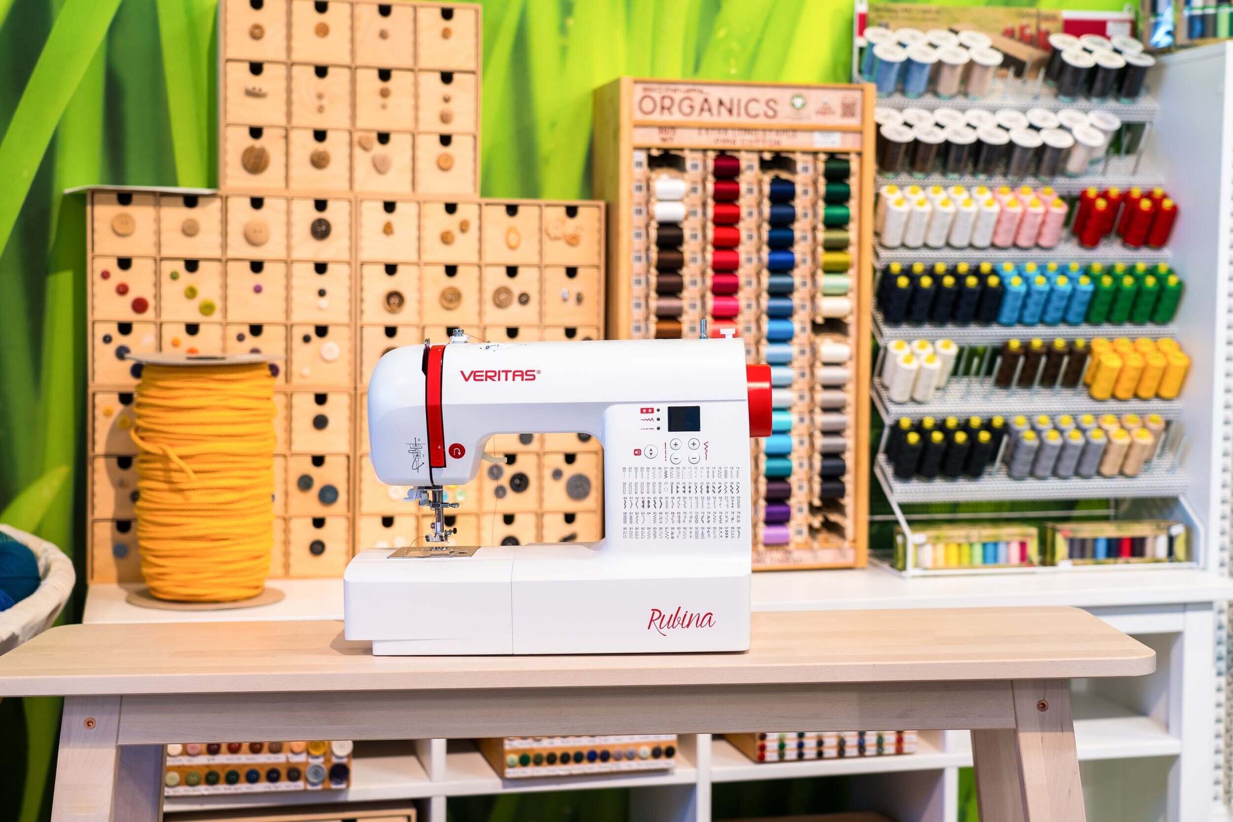 VERITAS Rubina - Machine à coudre Electronique Machine à coudre VERITAS | Gaspard et Léonie Tissus en ligne et Mercerie à Toulouse