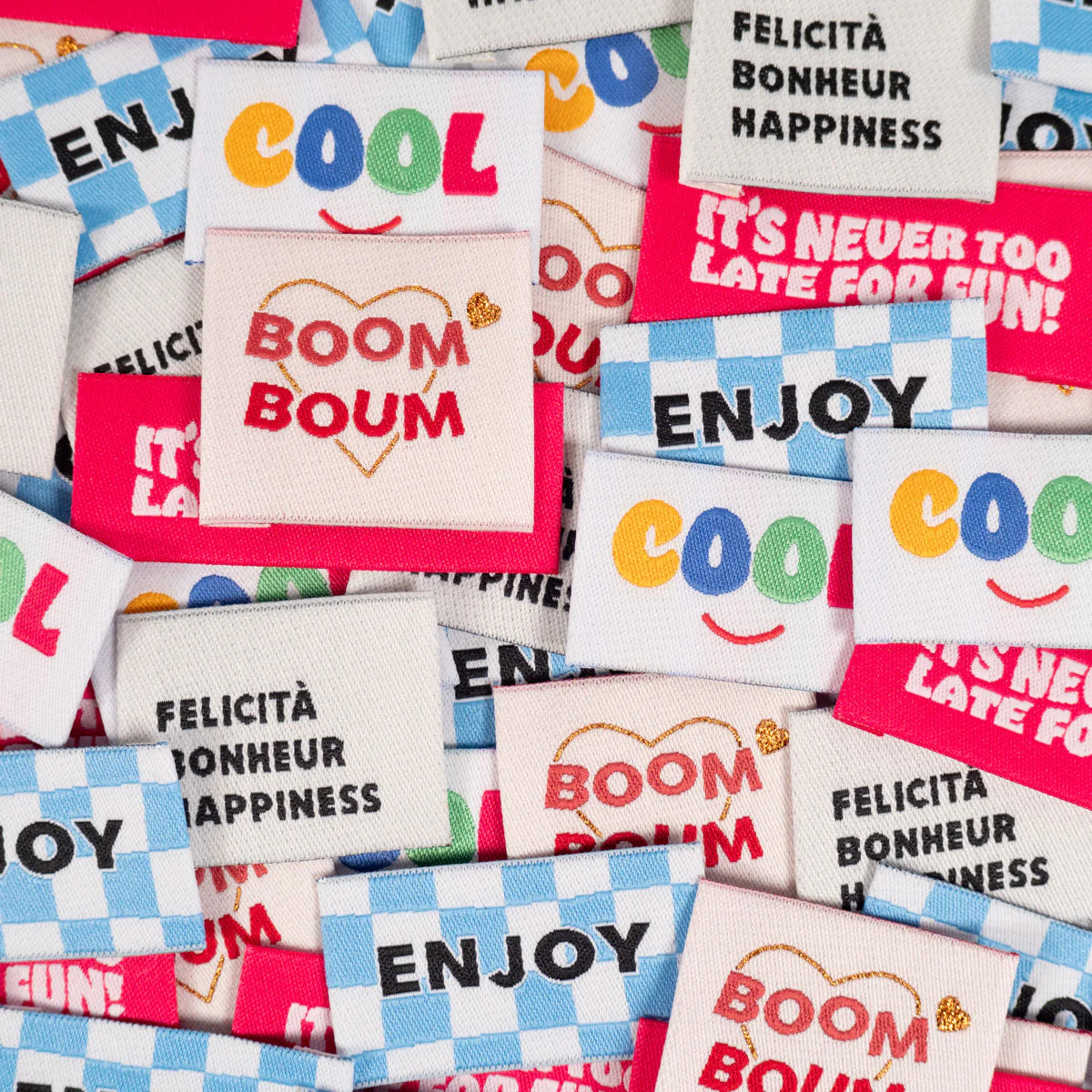 Assortiment Etiquettes tissées « PARTY» IKATEE Ikatee | Gaspard et Léonie Tissus en ligne et Mercerie à Toulouse