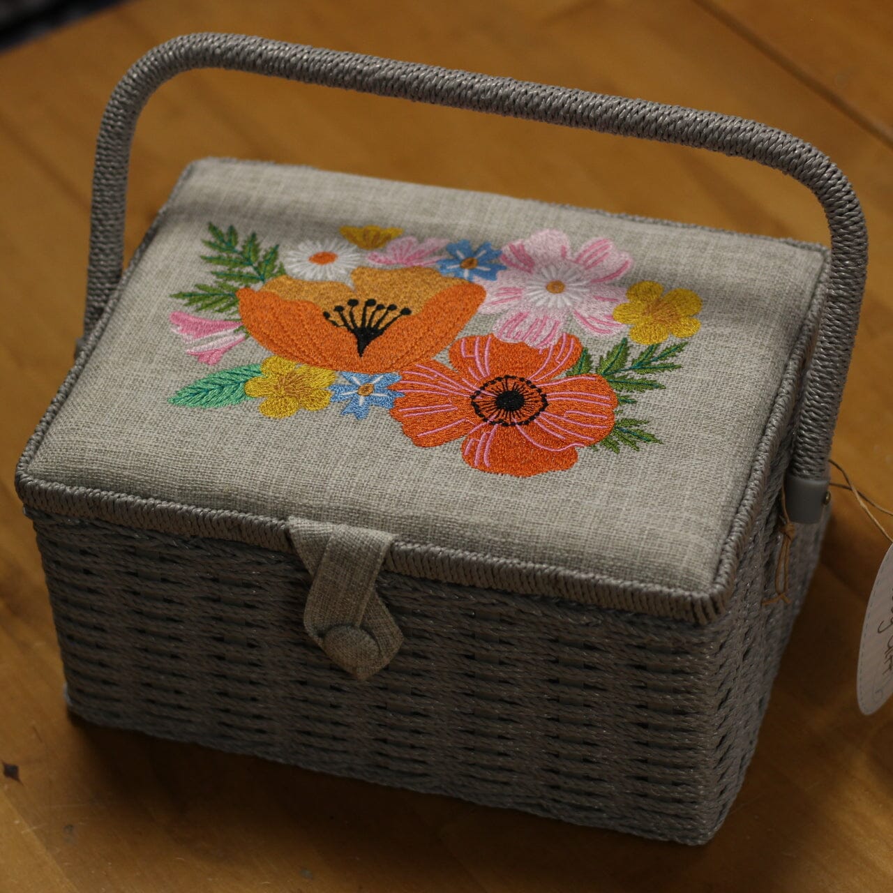 Boite à couture Moyen Modèle -Grise Brodée (MM) Mercerie Sélection Gaspard & Léonie | Gaspard et Léonie Tissus en ligne et Mercerie à Toulouse