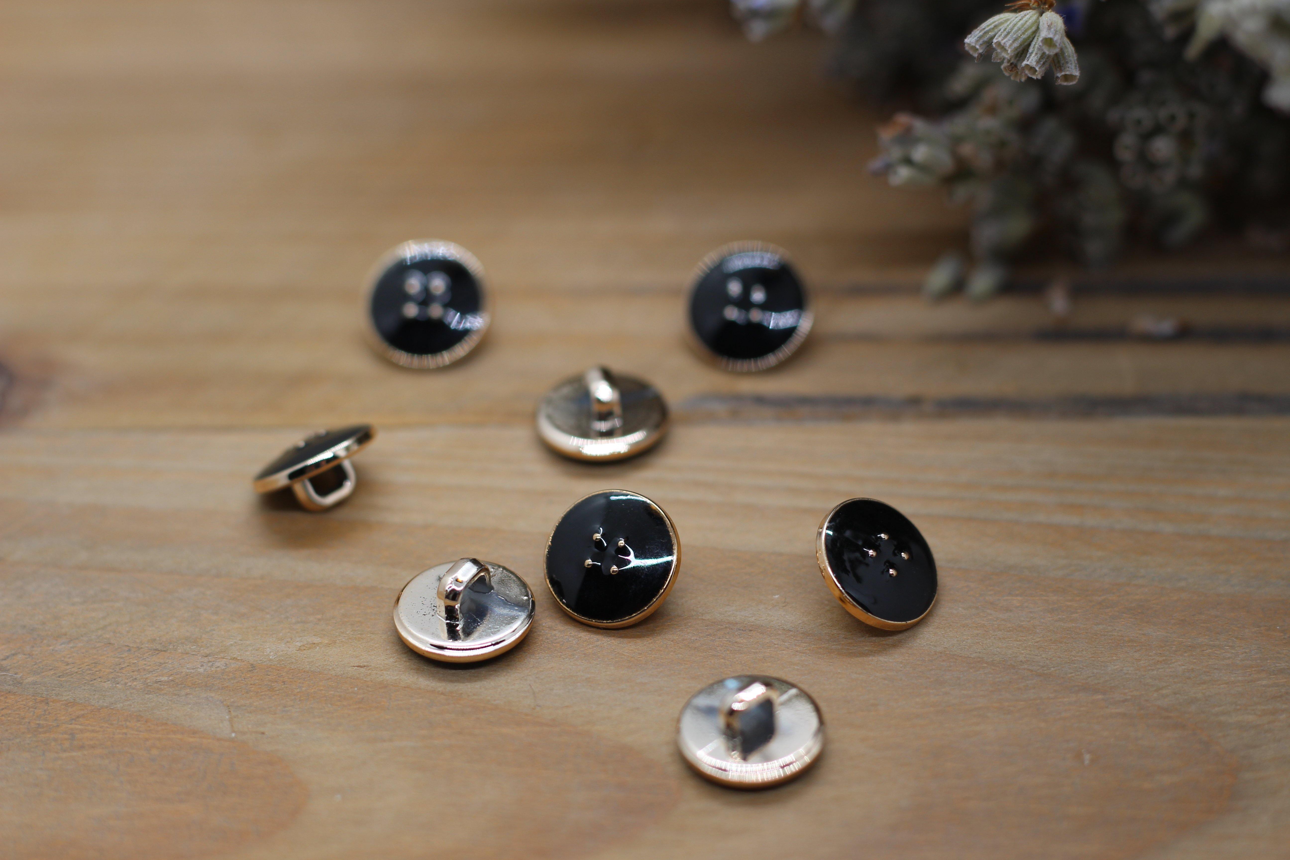 Bouton Emaillé VIC Noir - L'atelier de Gaspard et Léonie