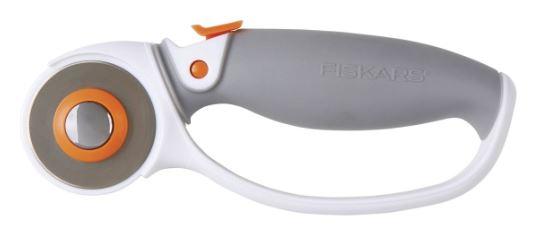 Cutter rotatif Titanium 45mm FISKARS - L'atelier de Gaspard et Léonie