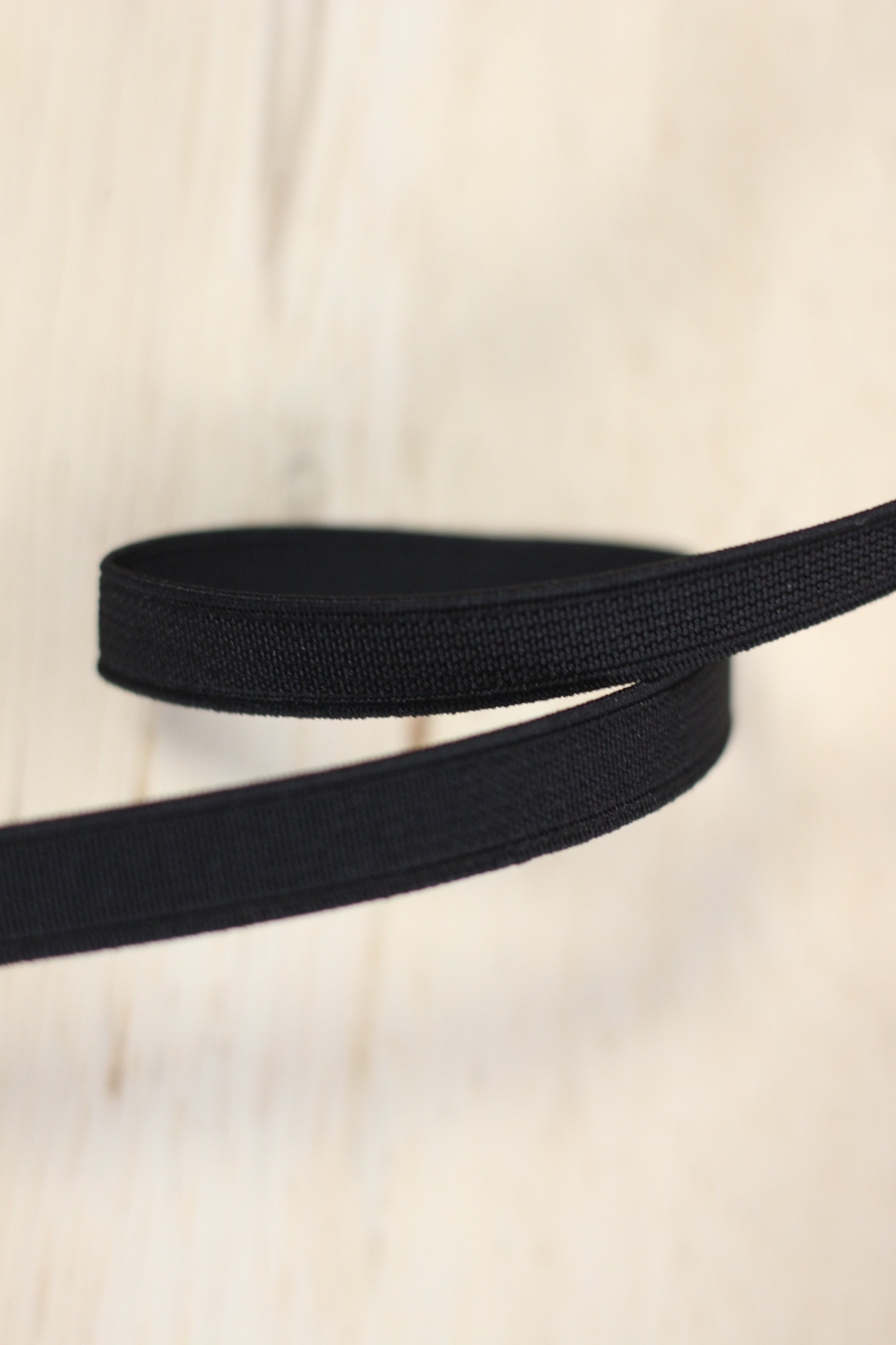 Elastique plat Noir 10mm (vendu x10cm) Mercerie Sélection Gaspard & Léonie | Gaspard et Léonie Tissus Mercerie Toulouse