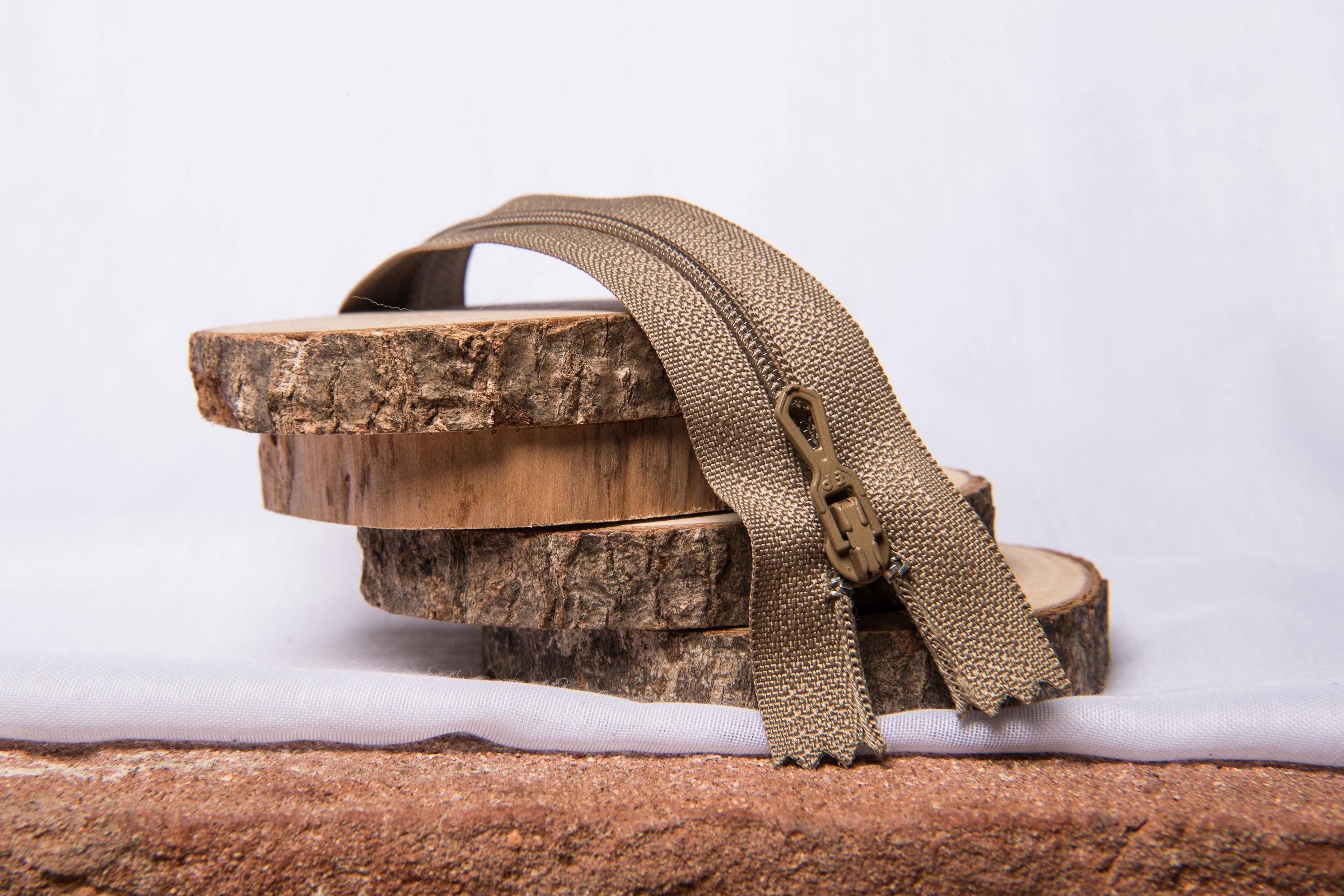 Fermeture Eclair Spirale MARRON - Non Séparable Z51 945 - L'atelier de Gaspard et Léonie