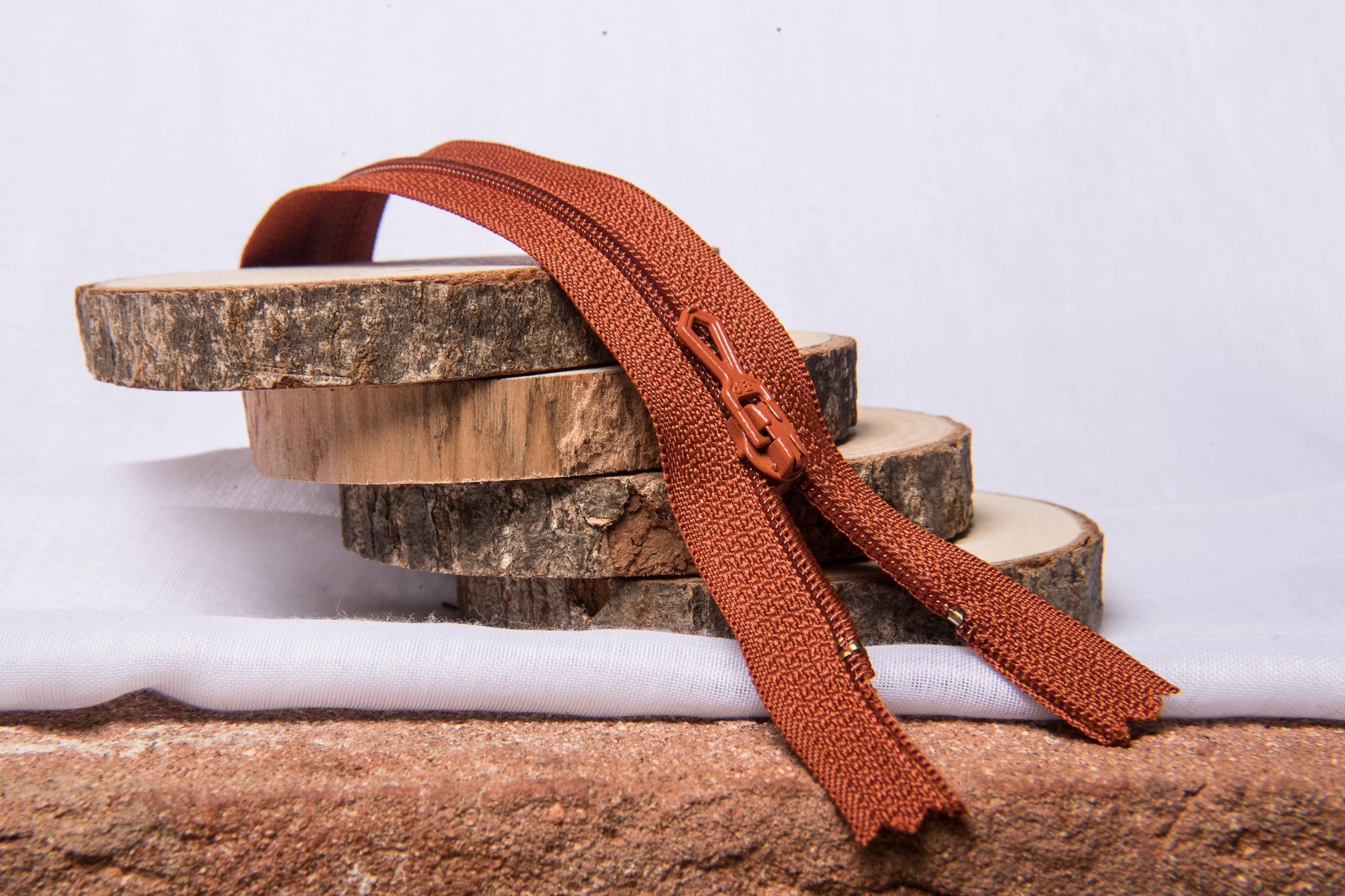 Fermeture Eclair Spirale MARRON - Non Séparable Z51 975 - L'atelier de Gaspard et Léonie