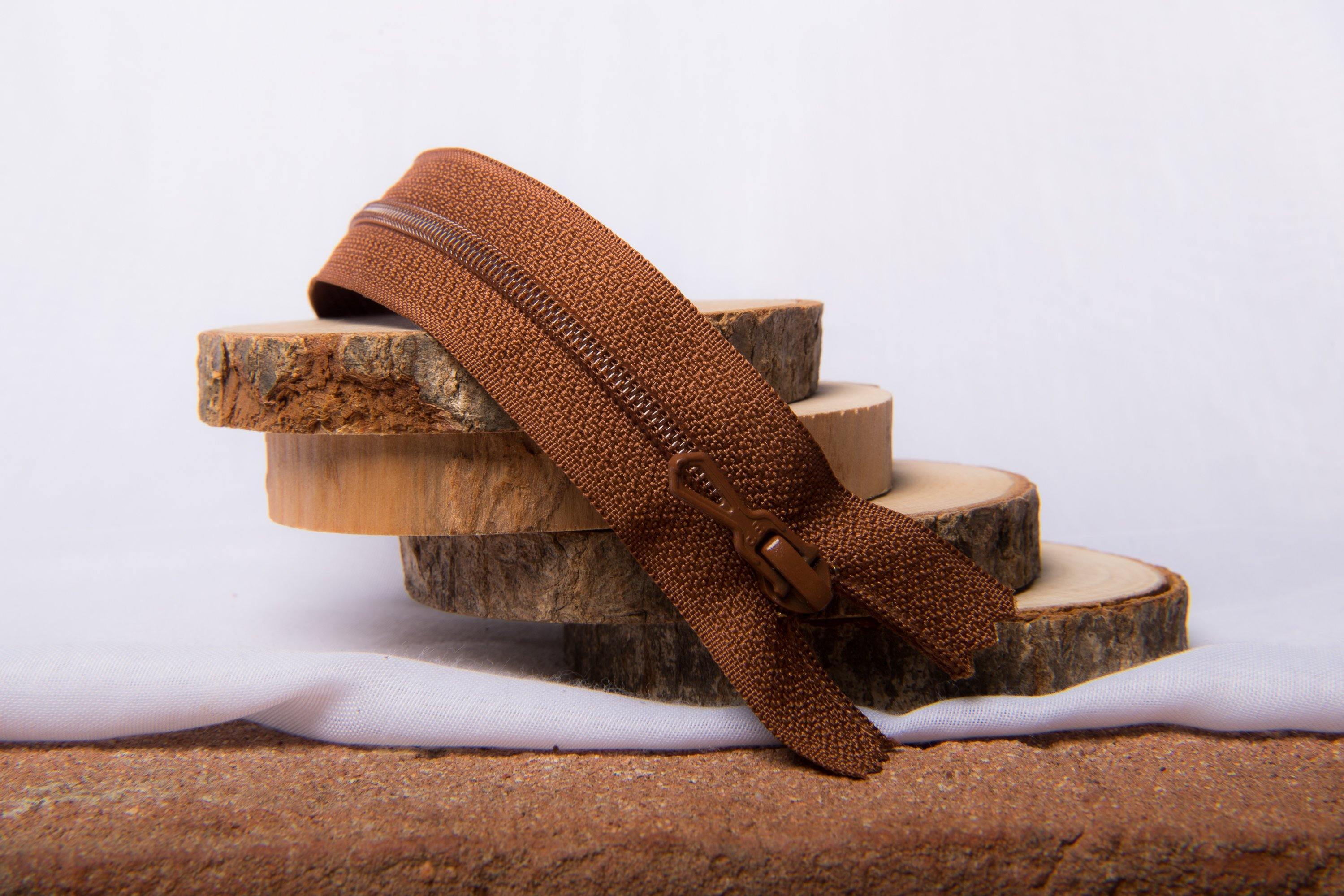 Fermeture Eclair Spirale MARRON - Non Séparable Z51 979 - L'atelier de Gaspard et Léonie