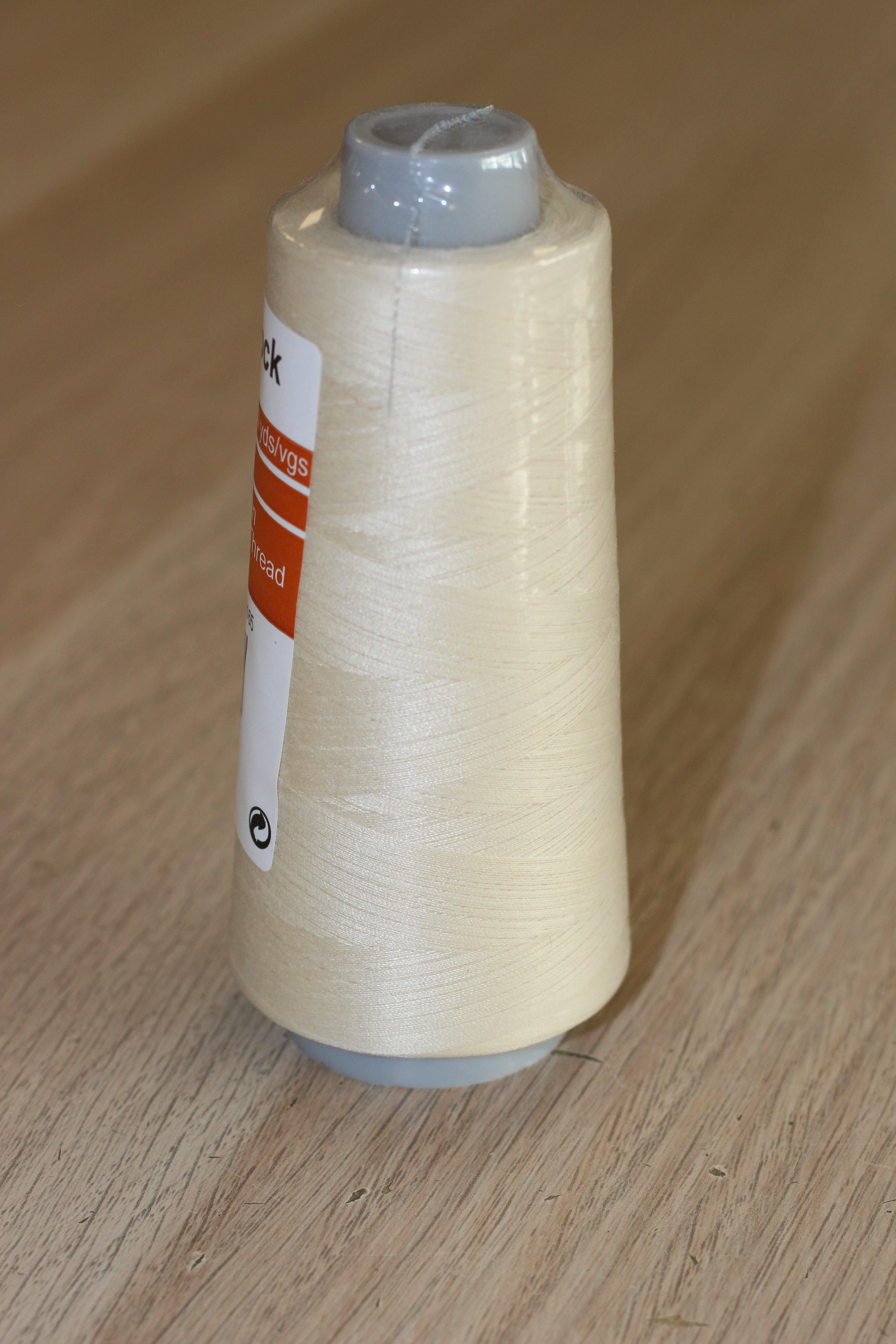 Fil surjeteuse Cône 2500m TOLDI LOCK Gütermann - 3165 Ecru - L'atelier de Gaspard et Léonie