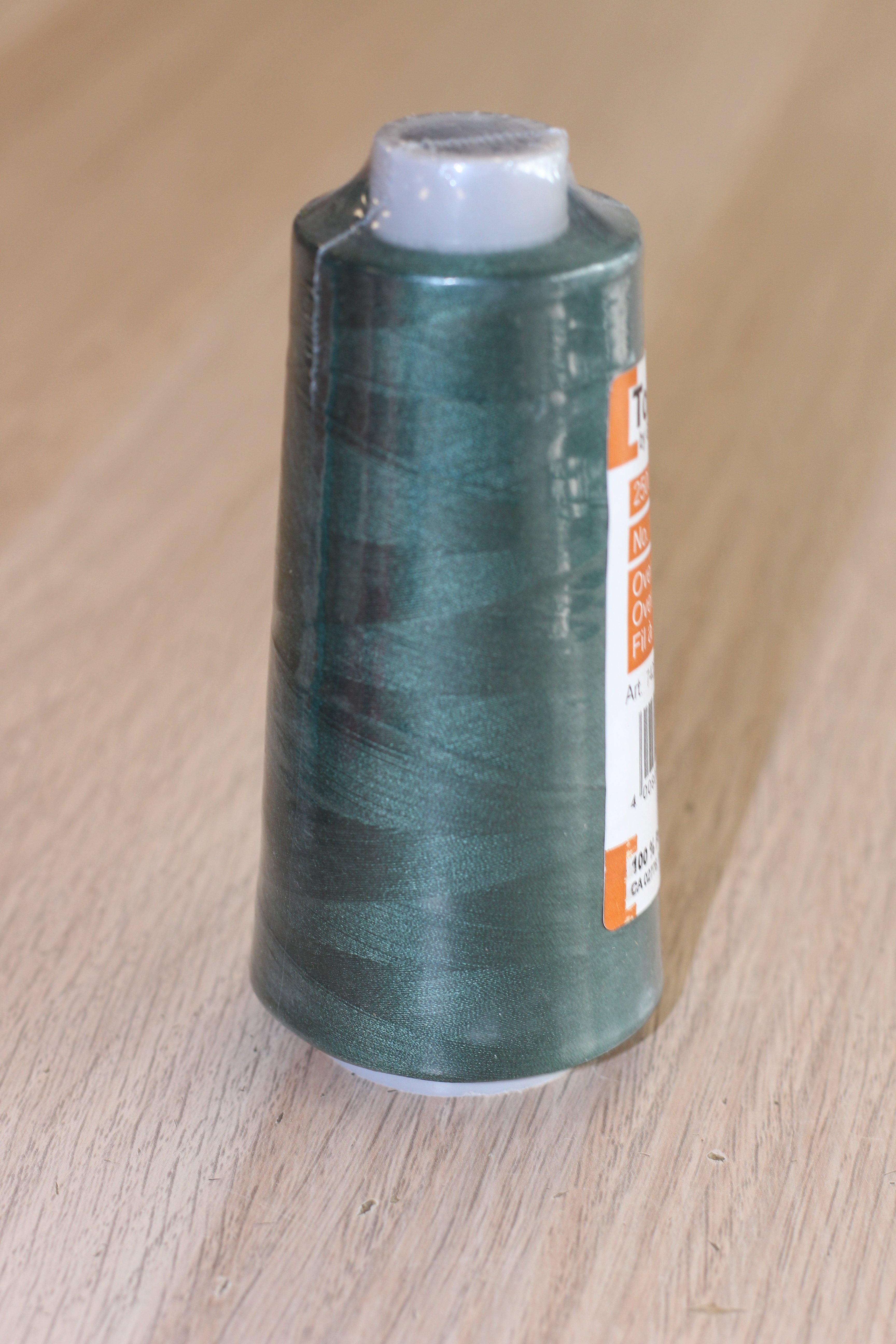 Fil surjeteuse Cône 2500m TOLDI LOCK Gütermann - 8065 Vert - L'atelier de Gaspard et Léonie