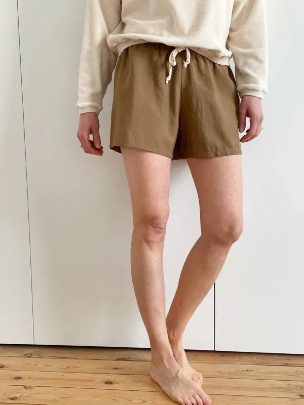 Le short / combishort CHRONO - Patron de couture pochette - MAISON ESSENTIELLE Patron de couture MAISON ESSENTIELLE | Gaspard et Léonie Tissus en ligne et Mercerie à Toulouse