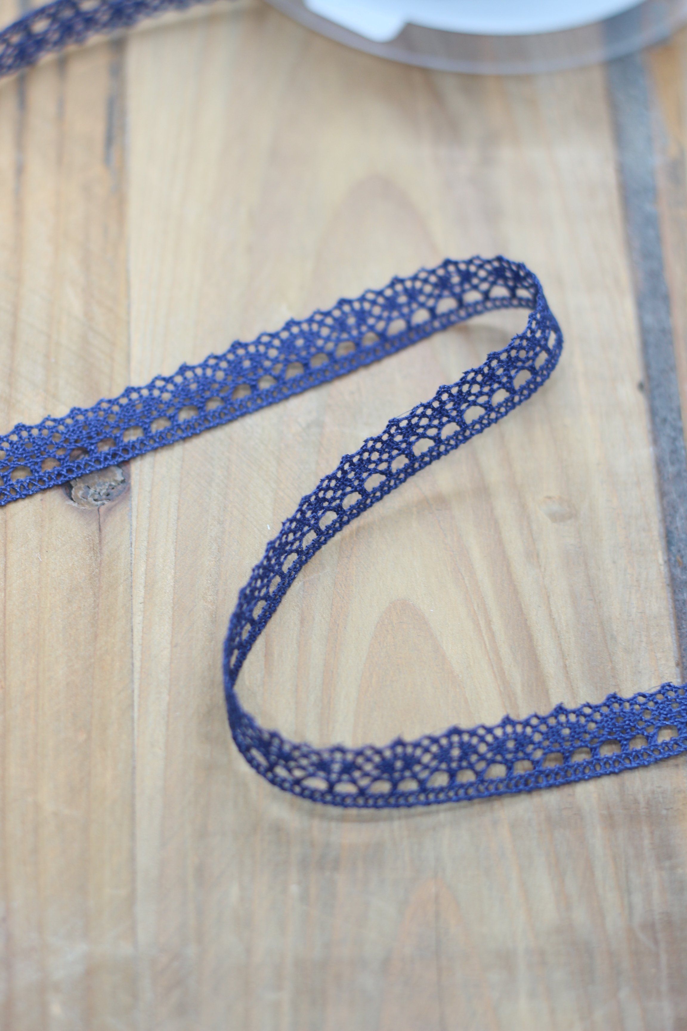 Ruban dentelle/Broderie Bleu Marine 12mm (vendu x10cm) Mercerie Sélection Gaspard & Léonie | Gaspard et Léonie Tissus Mercerie Toulouse